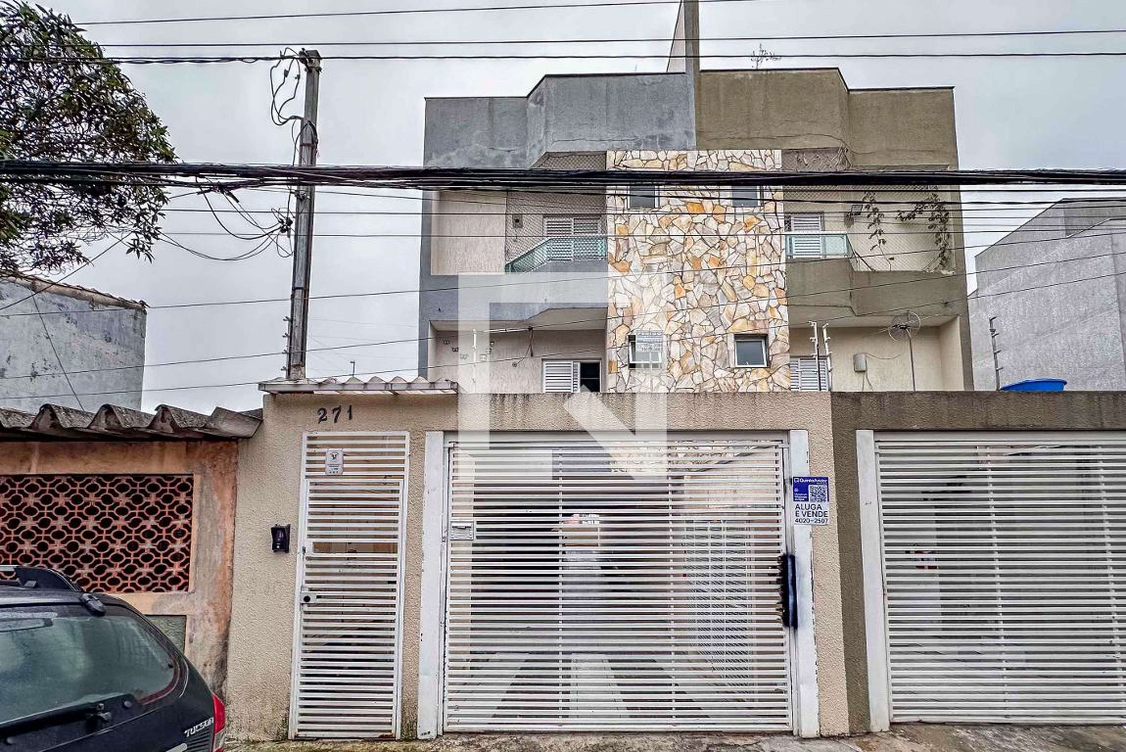Fachada Condomínio em Rua Manoel Ferraz, 271