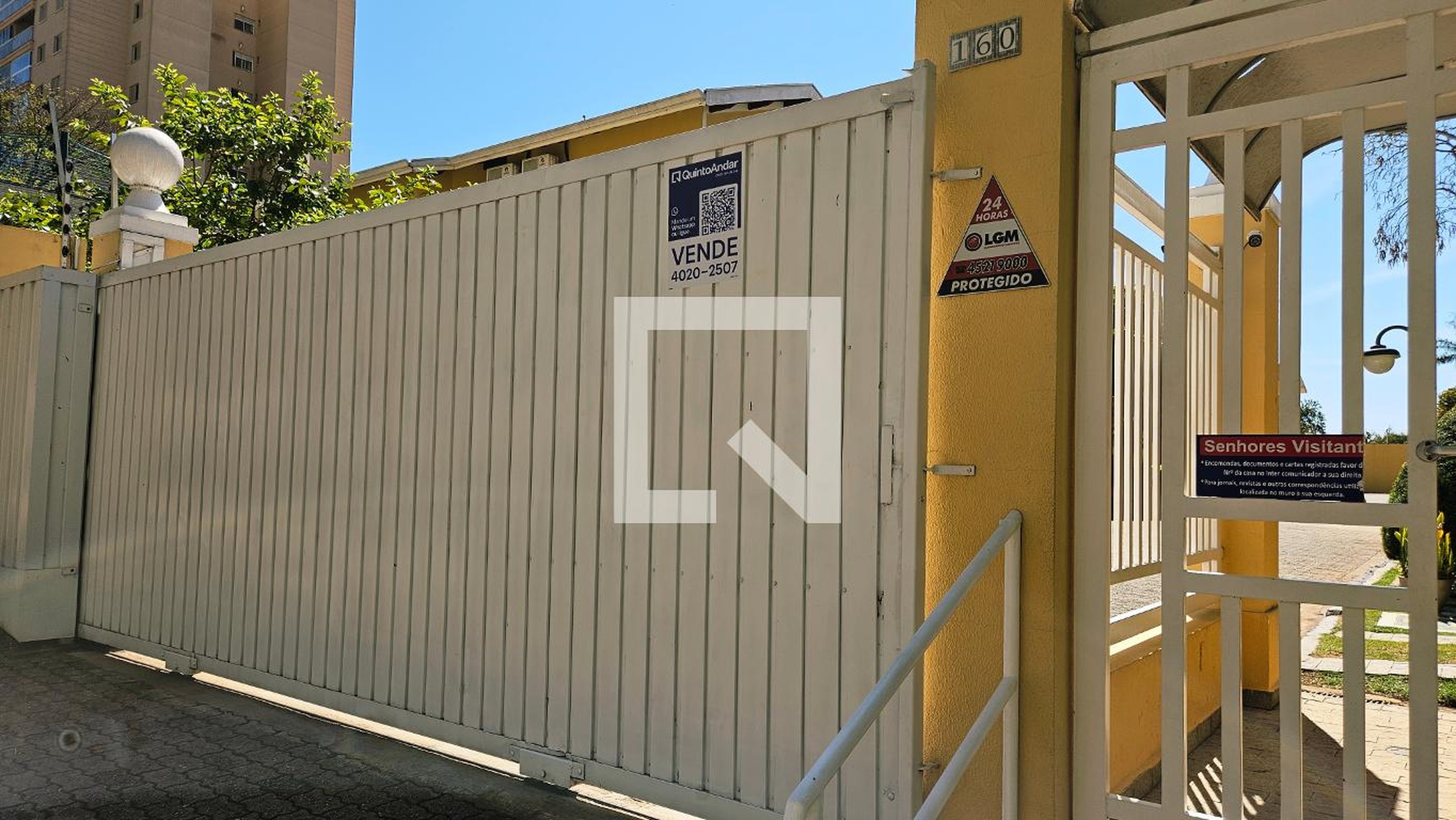 Fachada Condomínio Vila dos Ipes