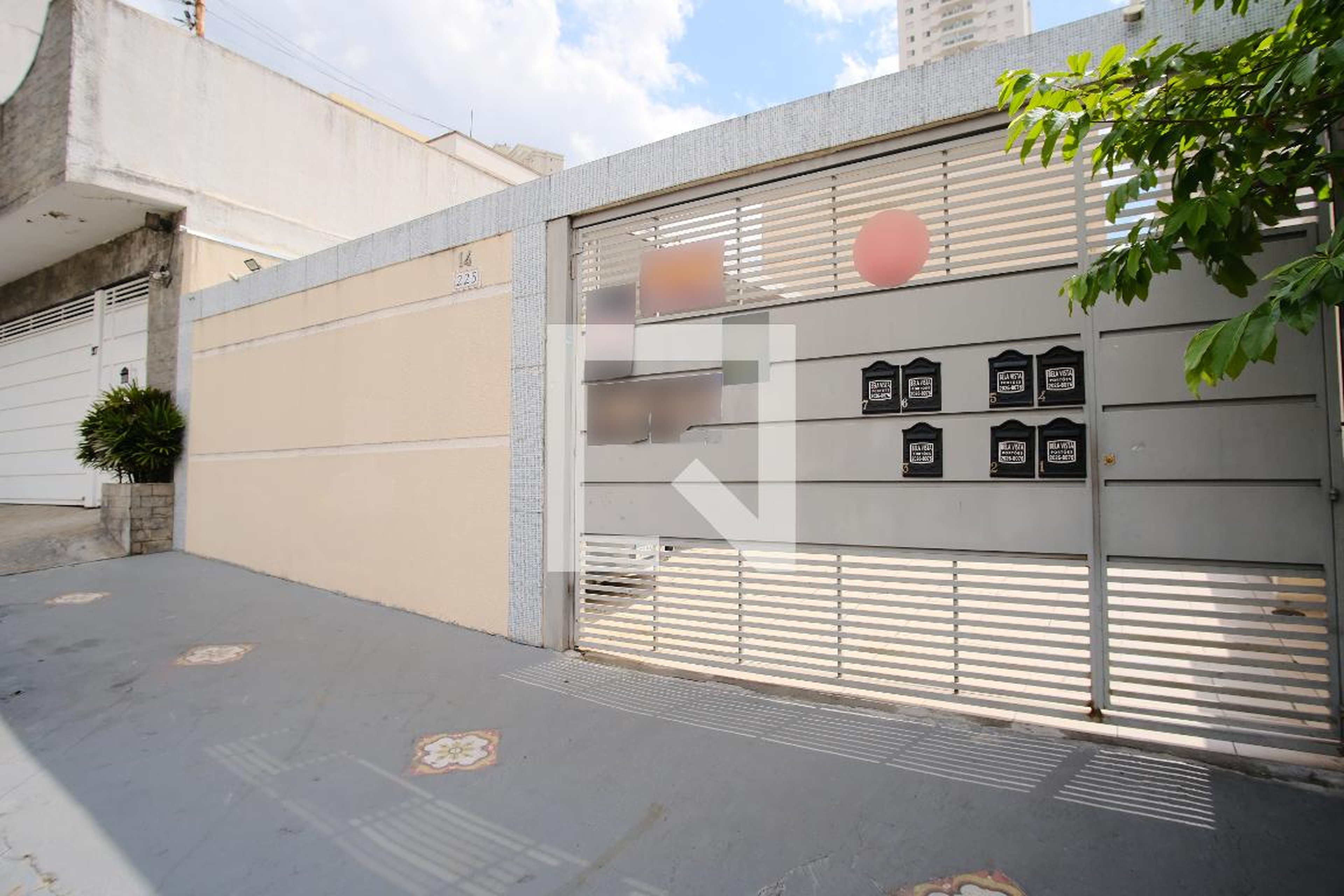 Fachada Condomínio em Rua Candia, 225