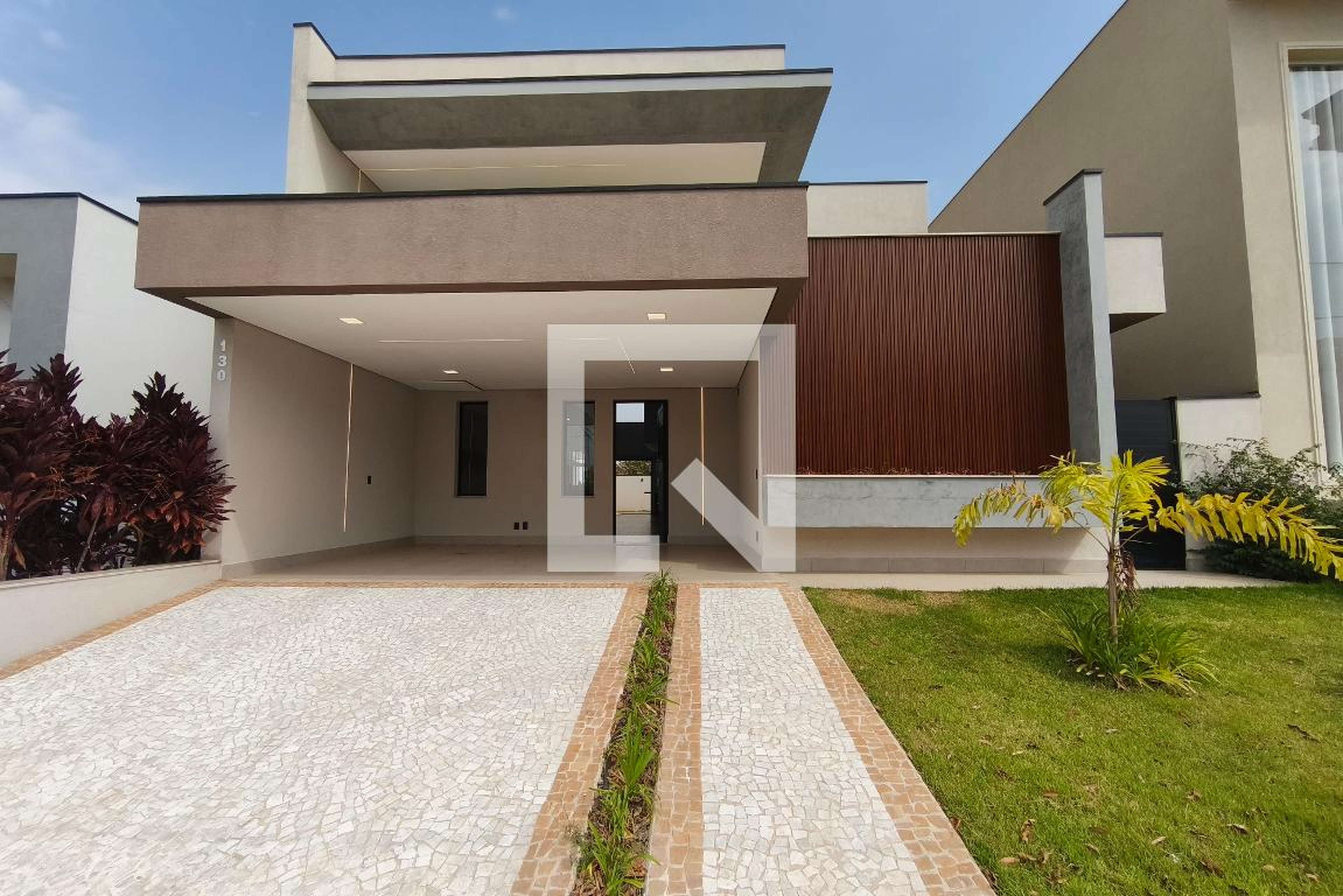 Fachada Condomínio em Rua Sargento Moacir Gregório do Nascimento, 130