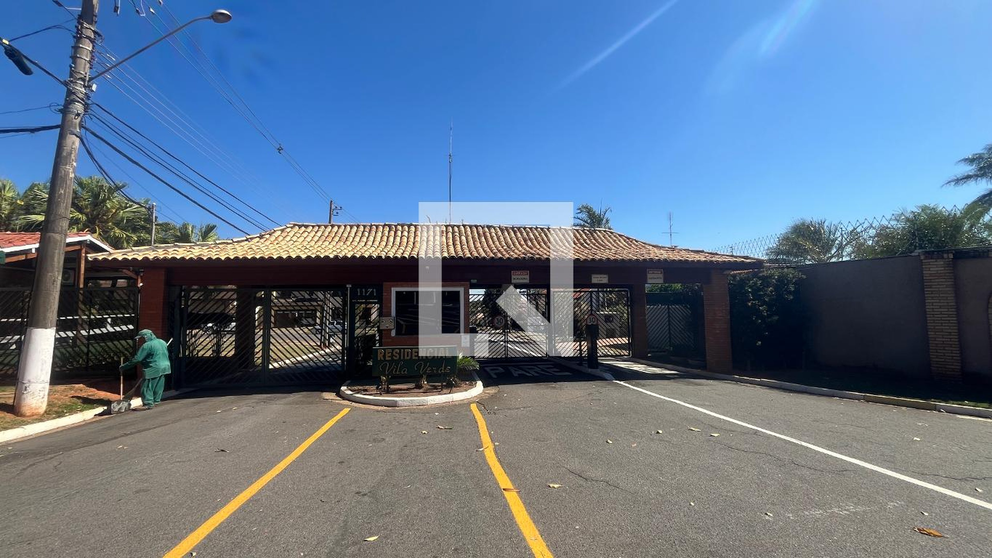 Fachada do Condomínio Condomínio em Rua dos Alfeneiros, 440