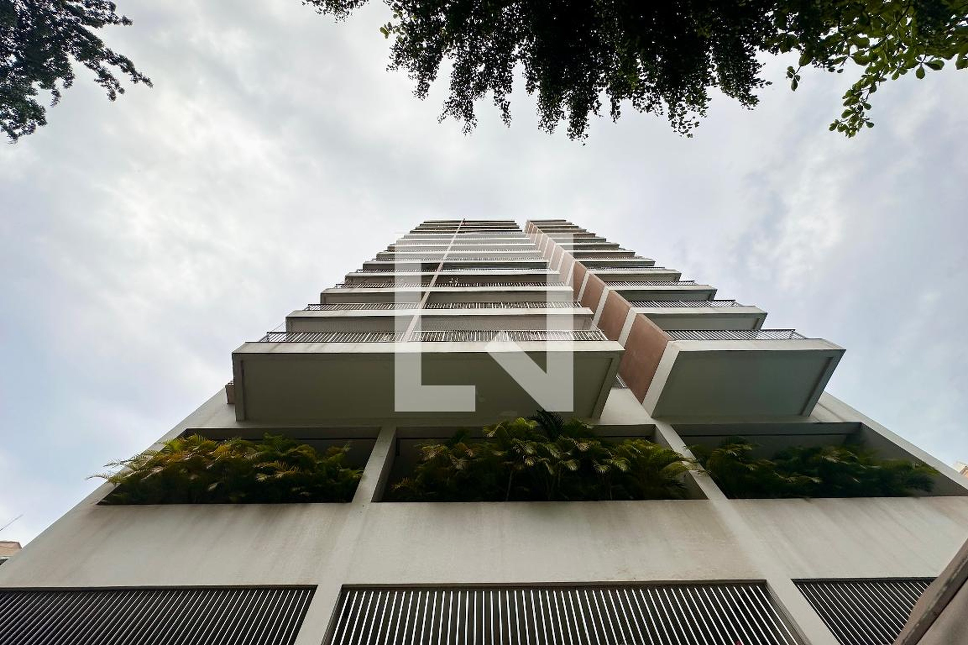 Fachada Condomínio Omni I Residence Service