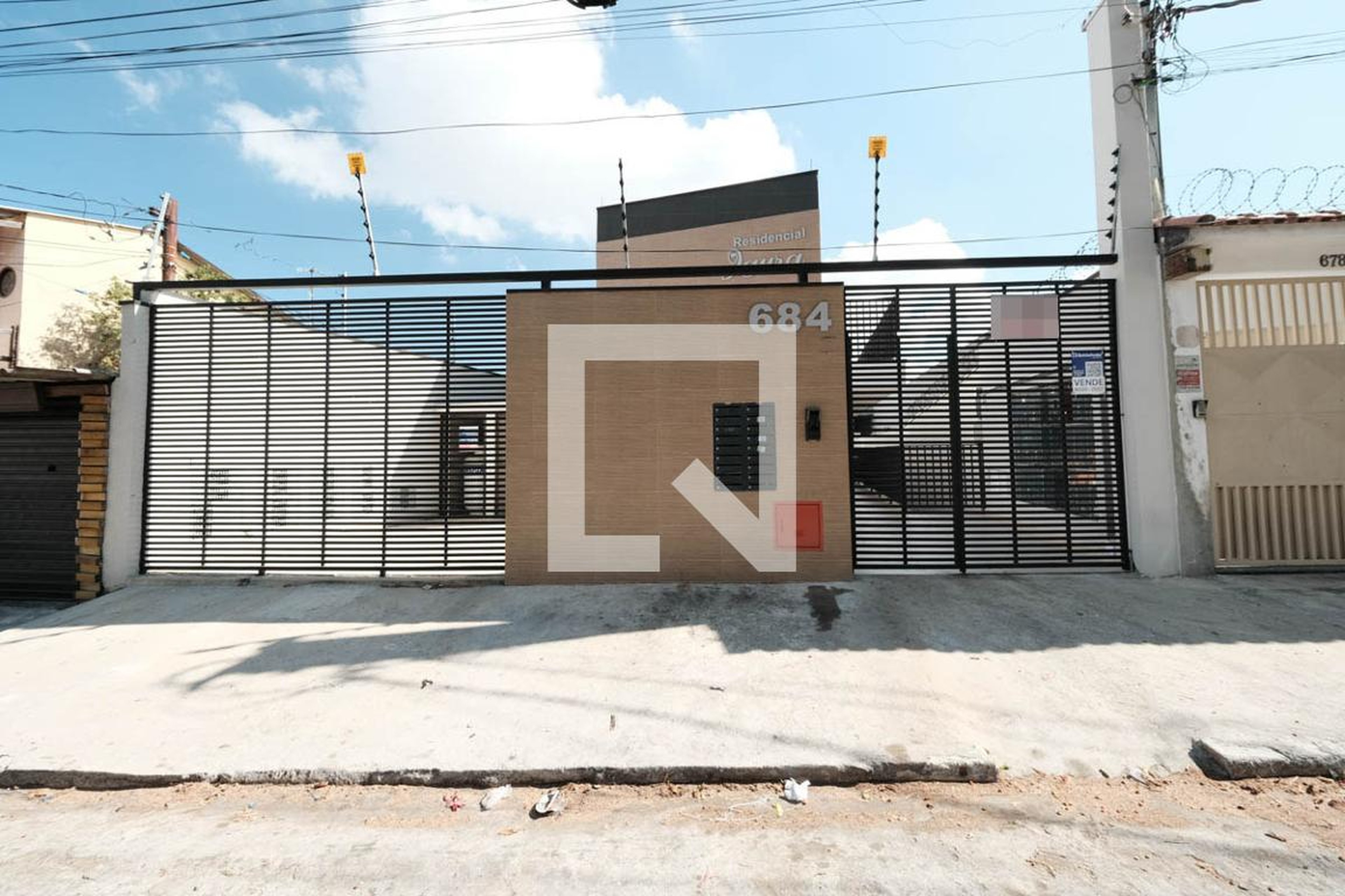 Fachada Condomínio em Rua Francisco Antônio Miranda, 684