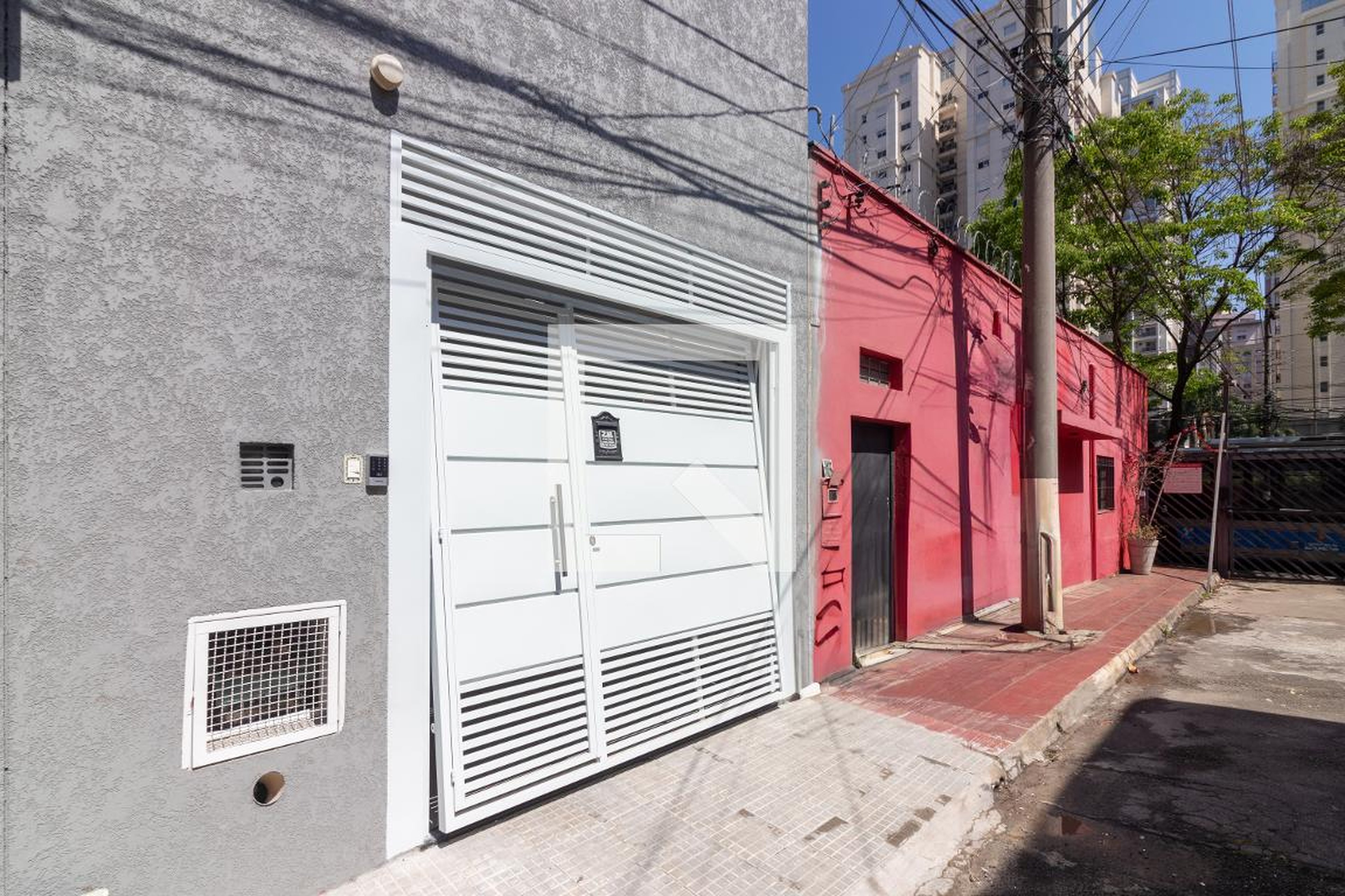 Fachada Condomínio em Alameda dos Nhambiquaras, 1047