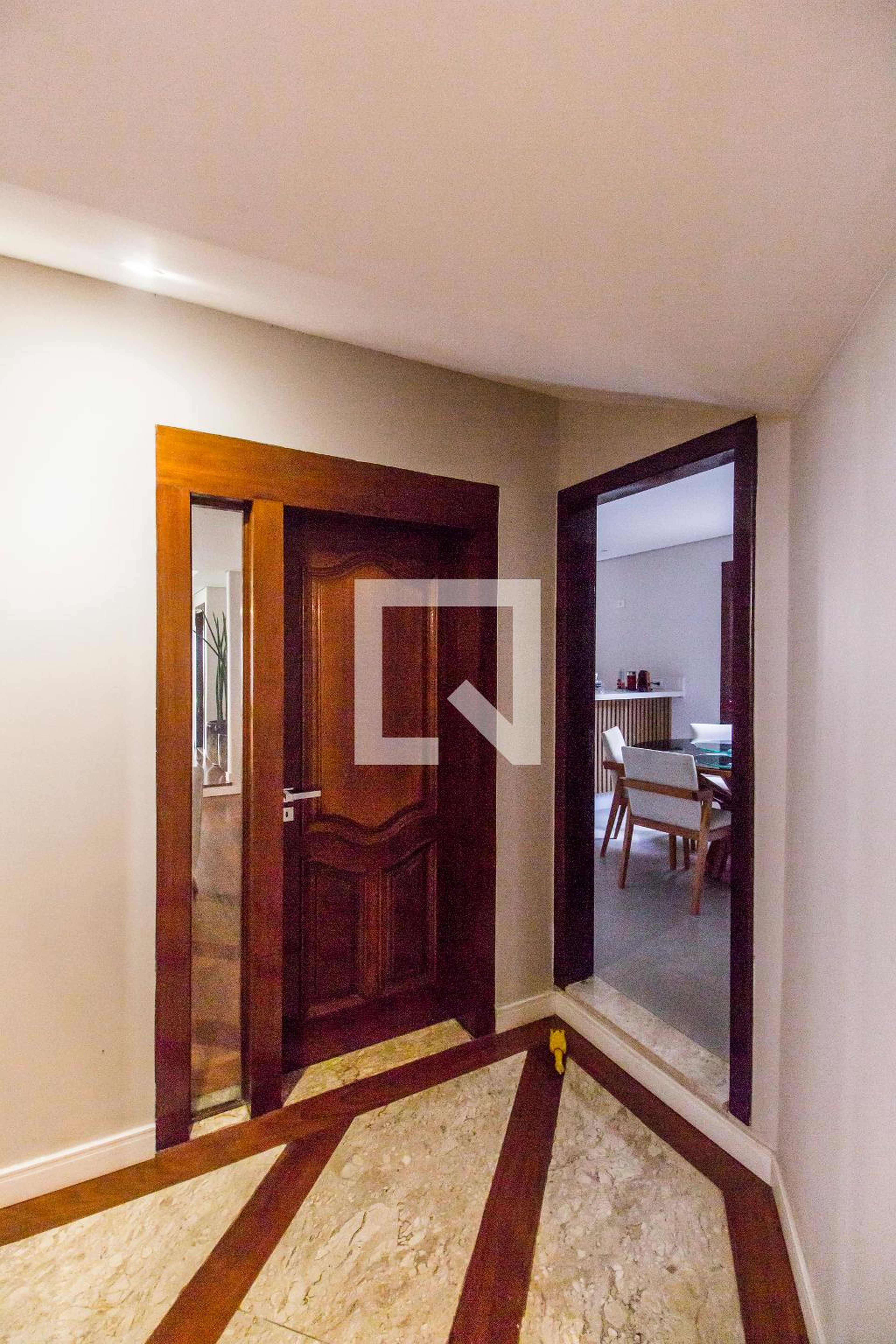 Hall de entrada Condomínio em Alameda das Sempre-Vivas, 467