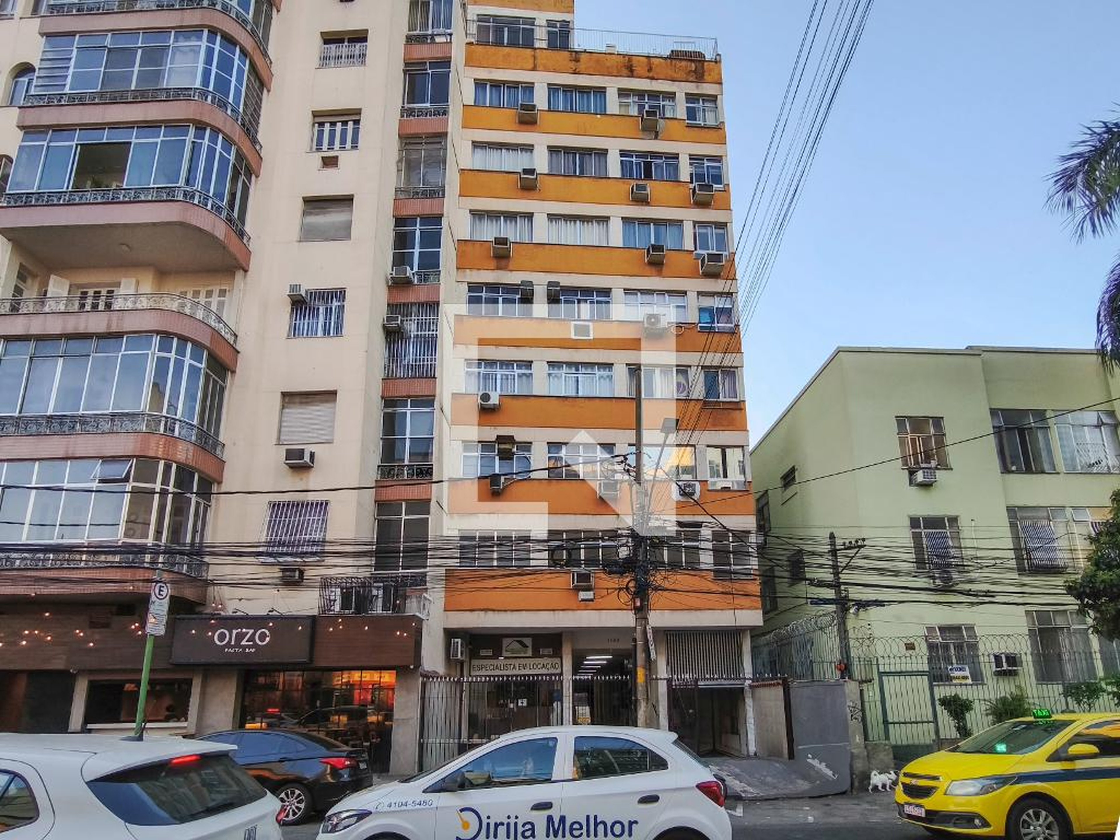 Fachada do Prédio Condomínio em Rua Mariz e Barros, 1125