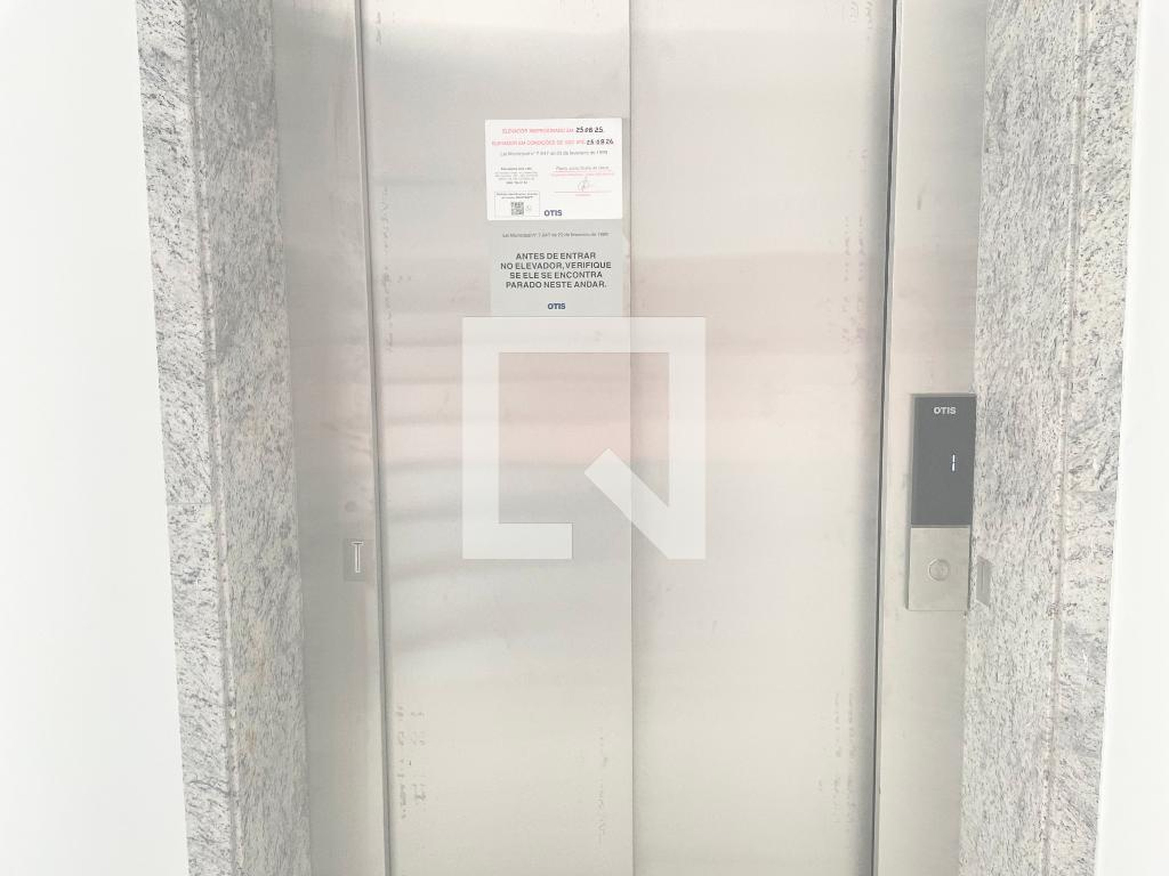 Elevador - Edifício José Flávio