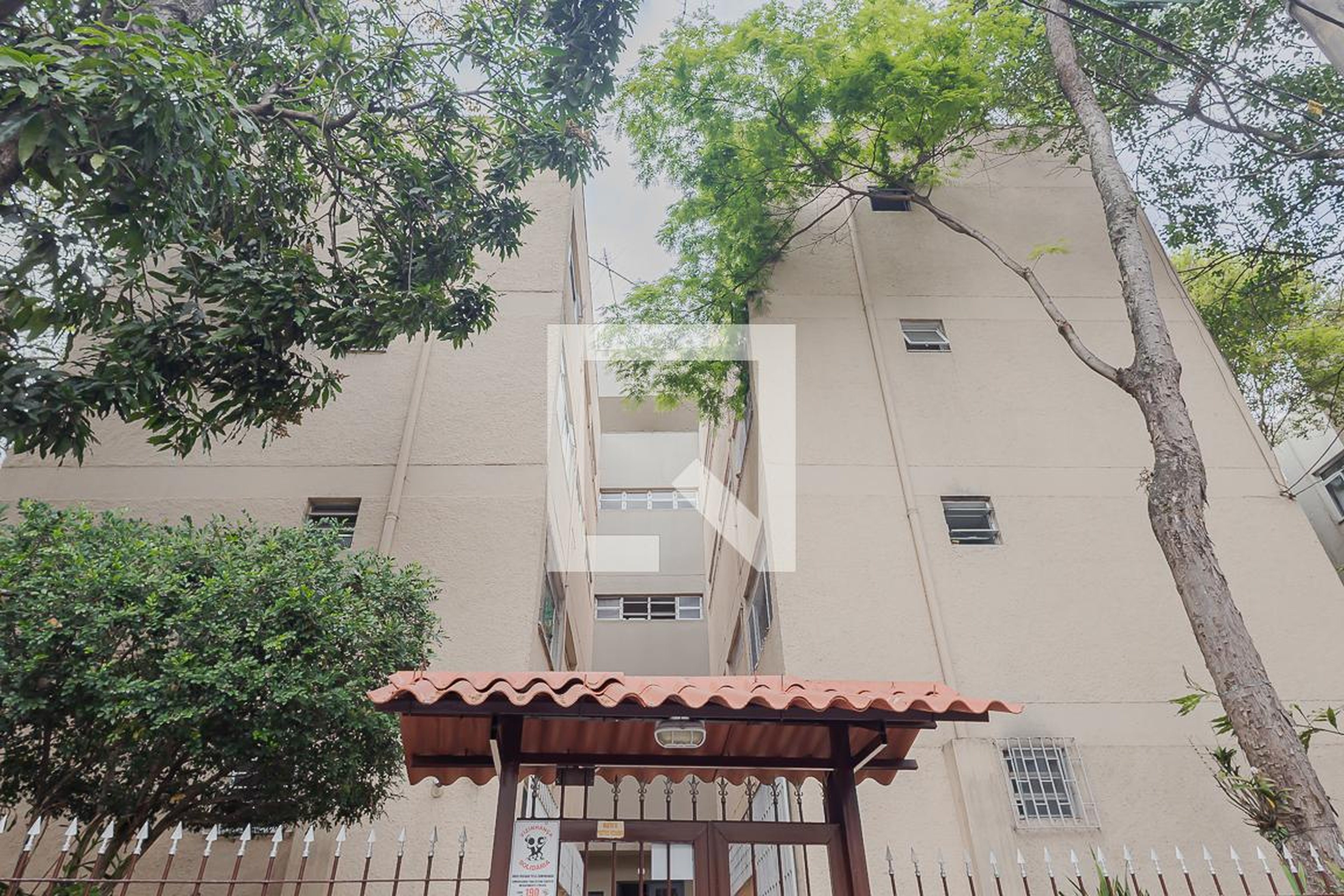 Fachada Condomínio em Rua Doutor Nelson Ferreira de Souza, 2001