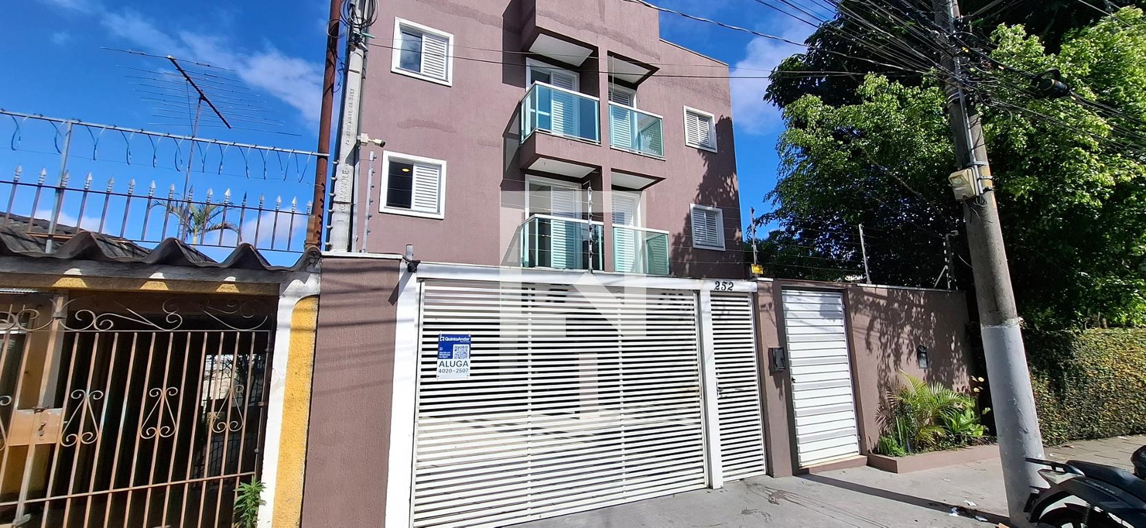 Fachada Condomínio em Rua Bernardo Guimarães, 252