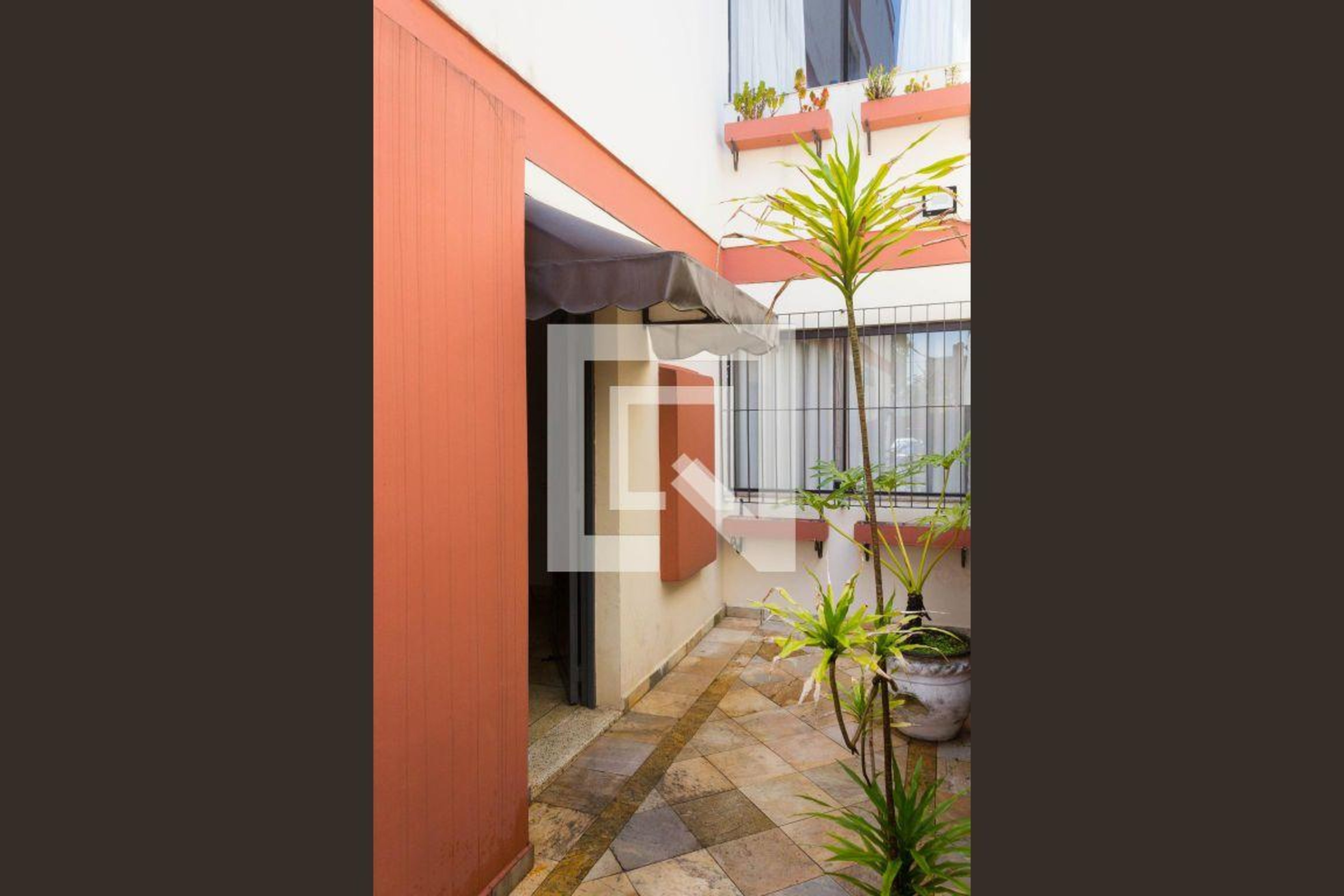 Entrada - Edifício Charlot