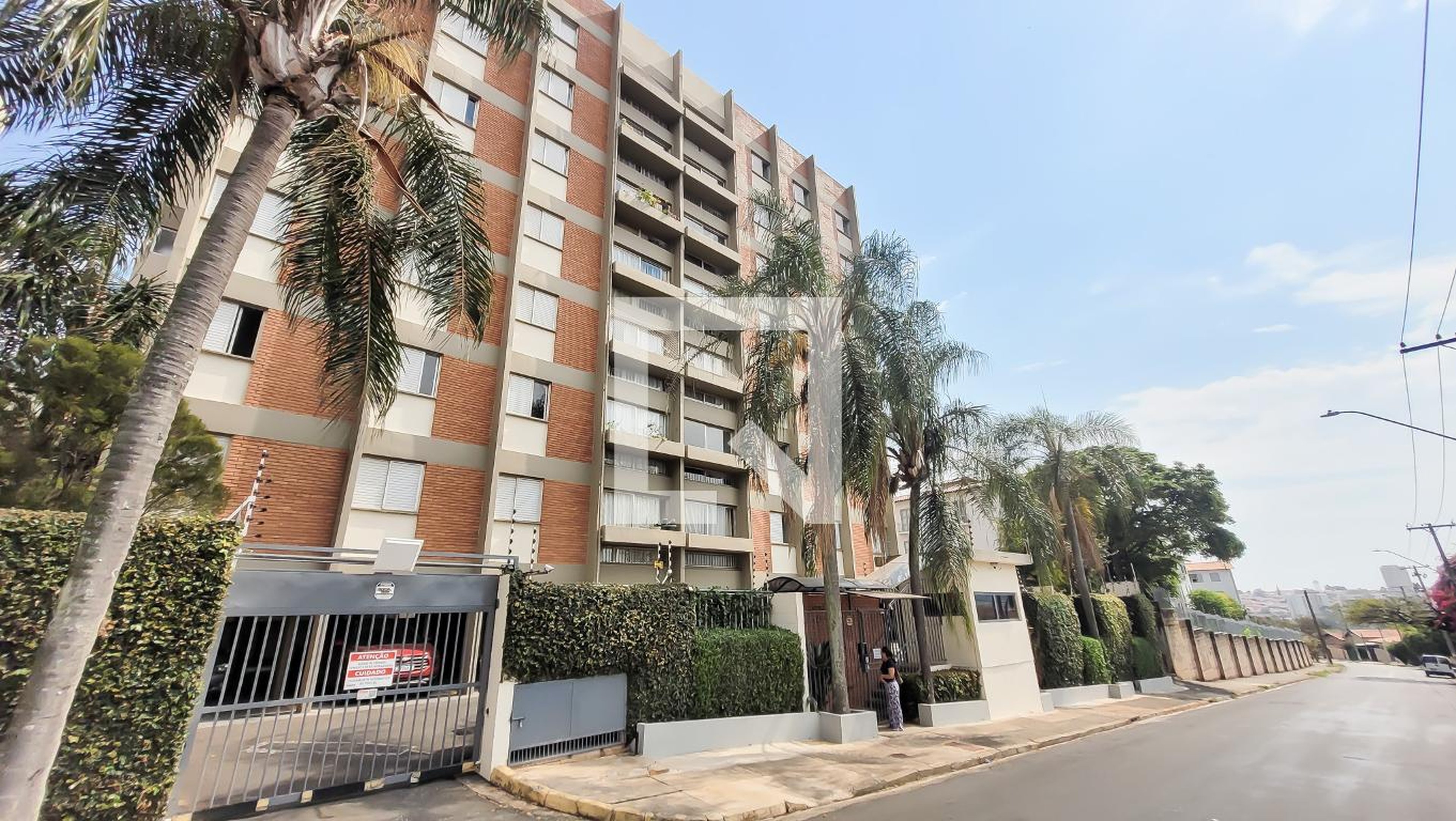 Fachada Condomínio em Rua Presidente Bernardes, 1280