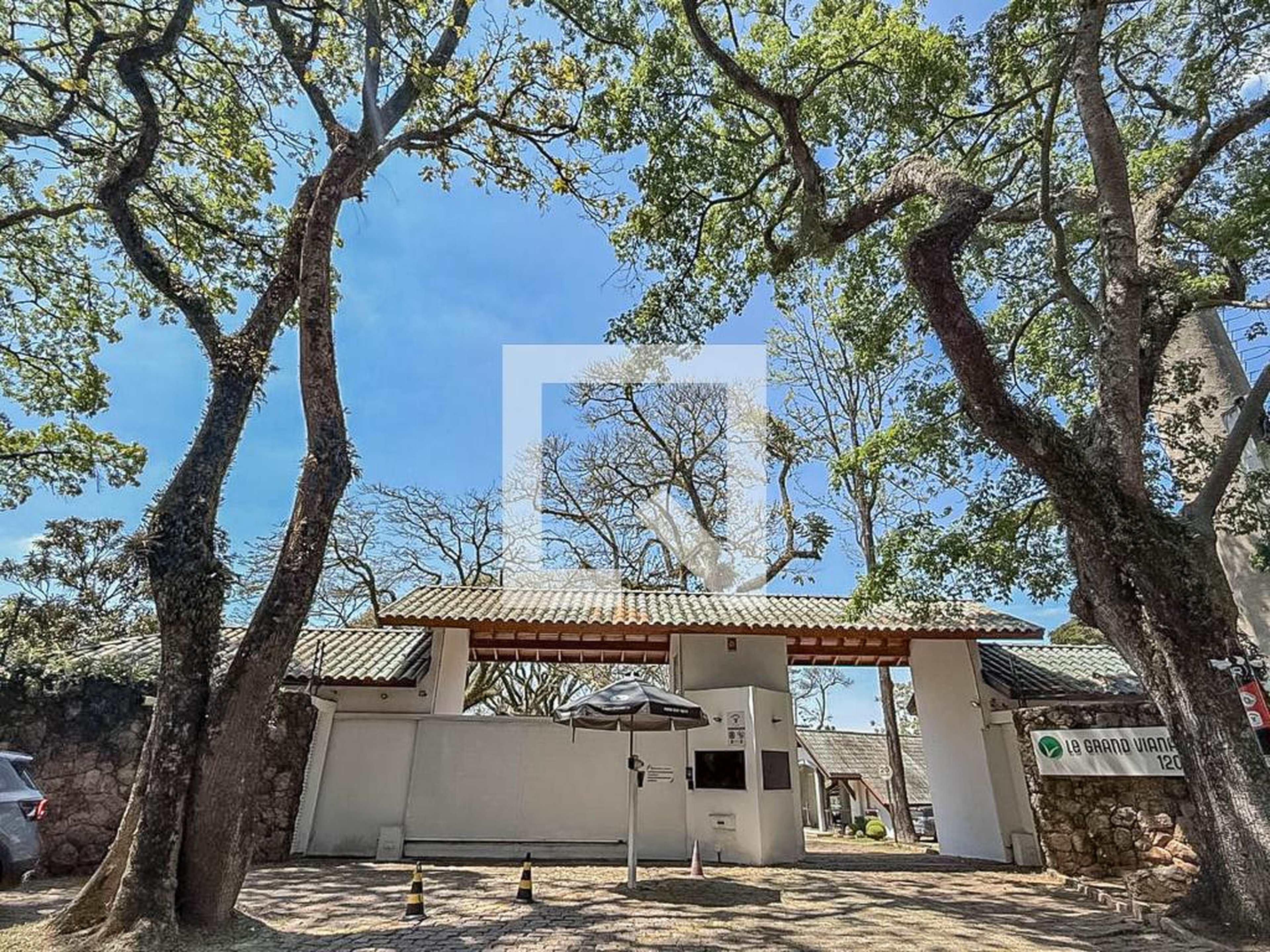 Fachada Condomínio em Alameda Tangará, 220