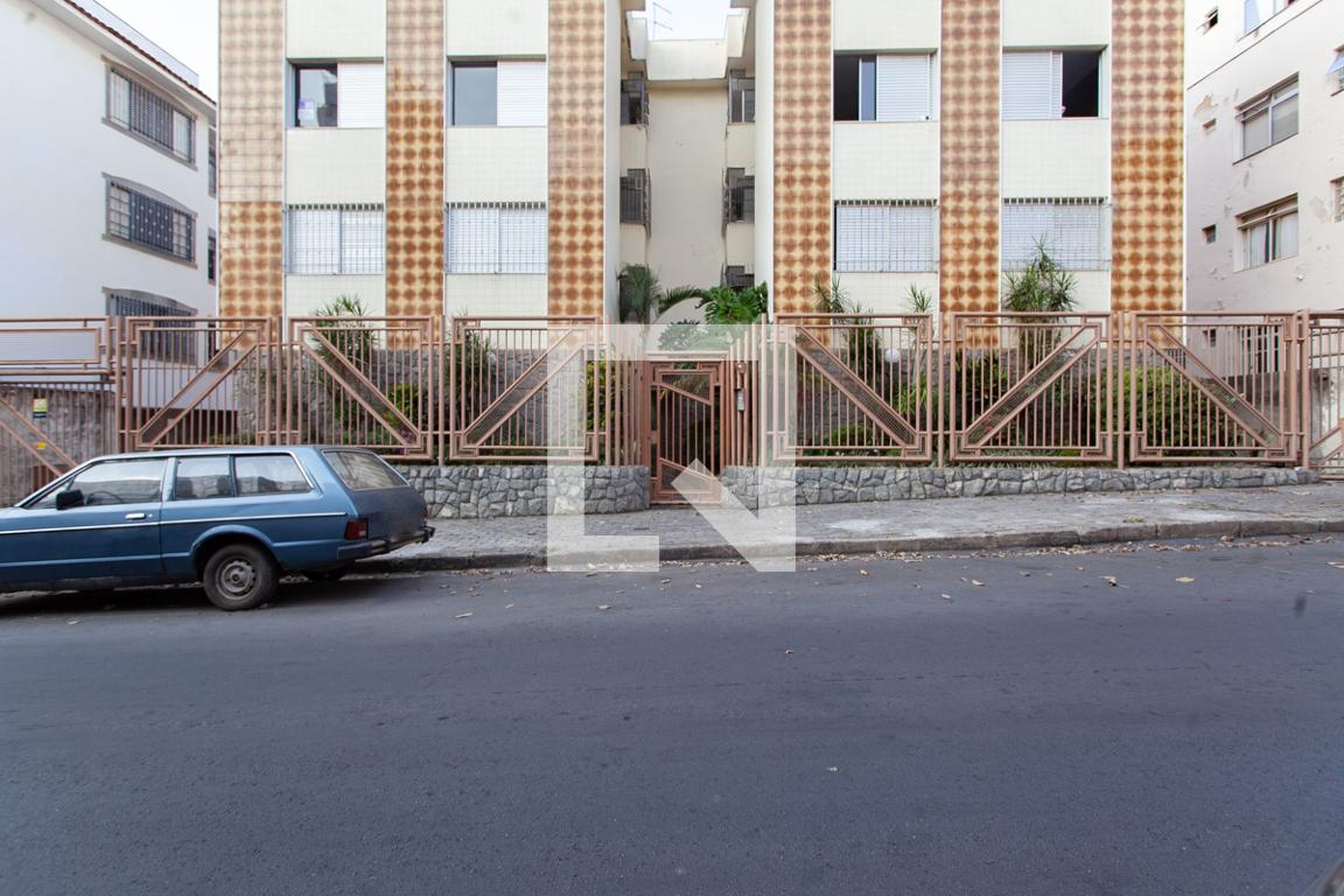 Fachada Condomínio em Rua Cardeal Stepinac, 451