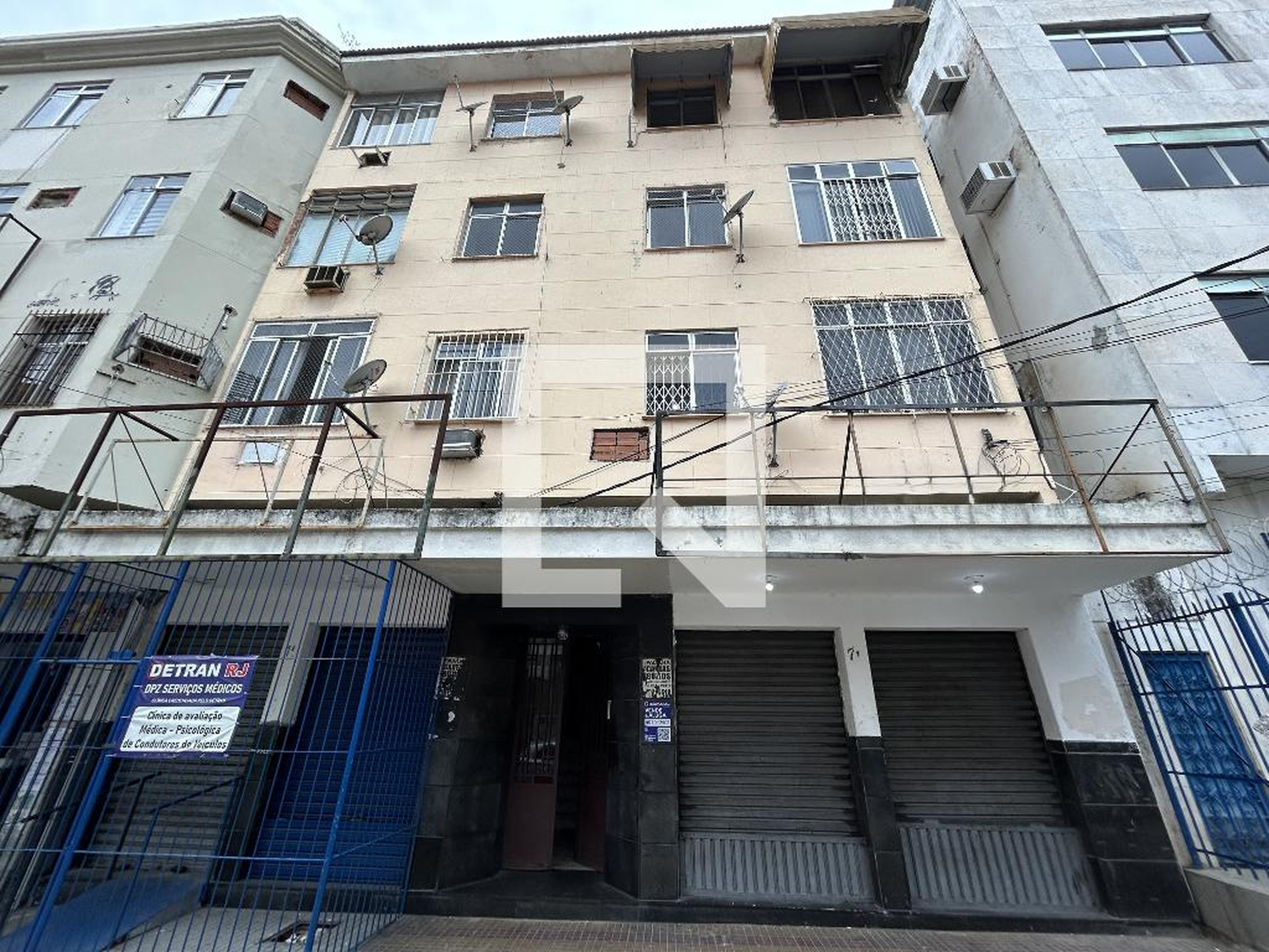 Fachada Condomínio em Rua Oldegard Sapucáia, 7