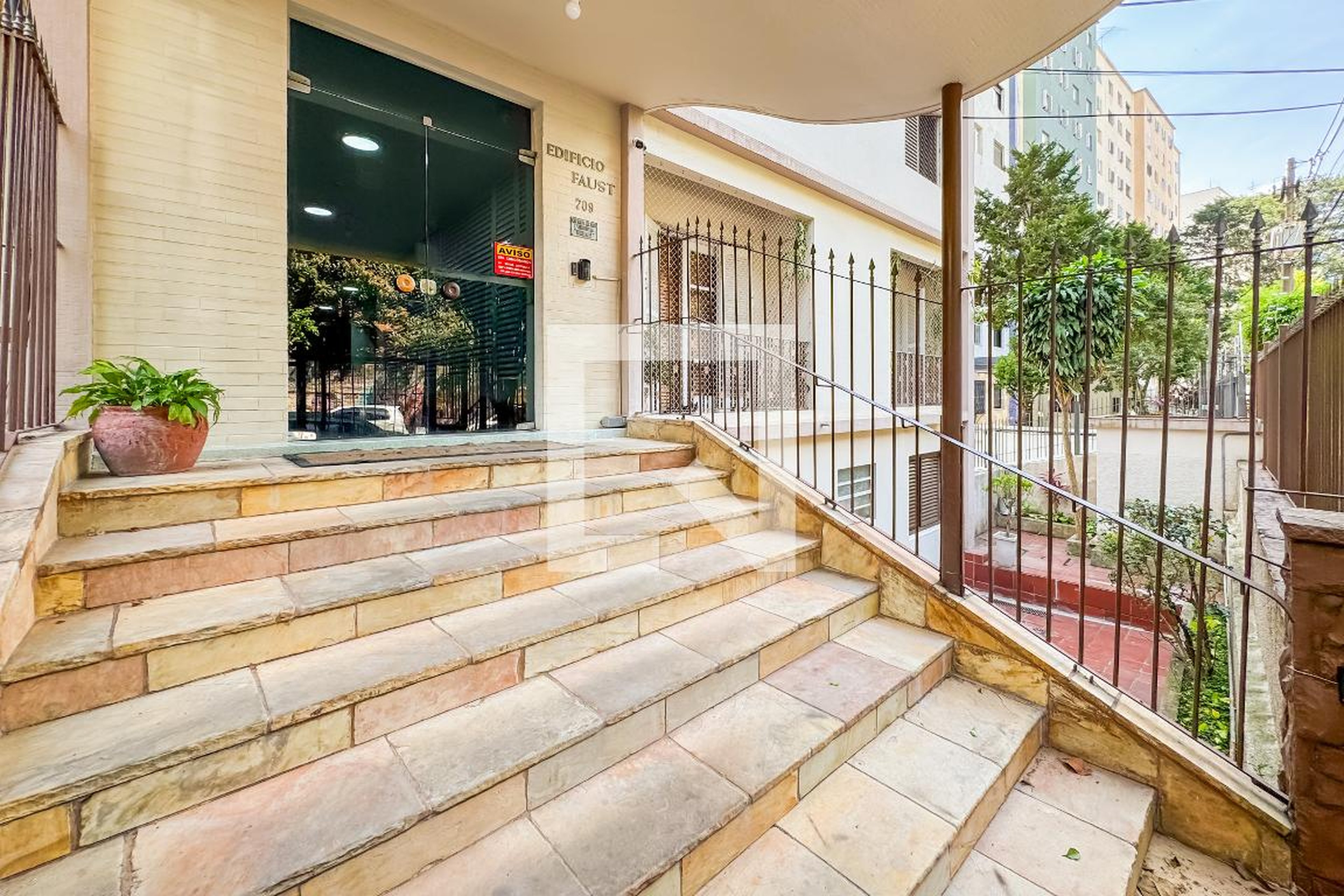 Entrada - Edifício Faust