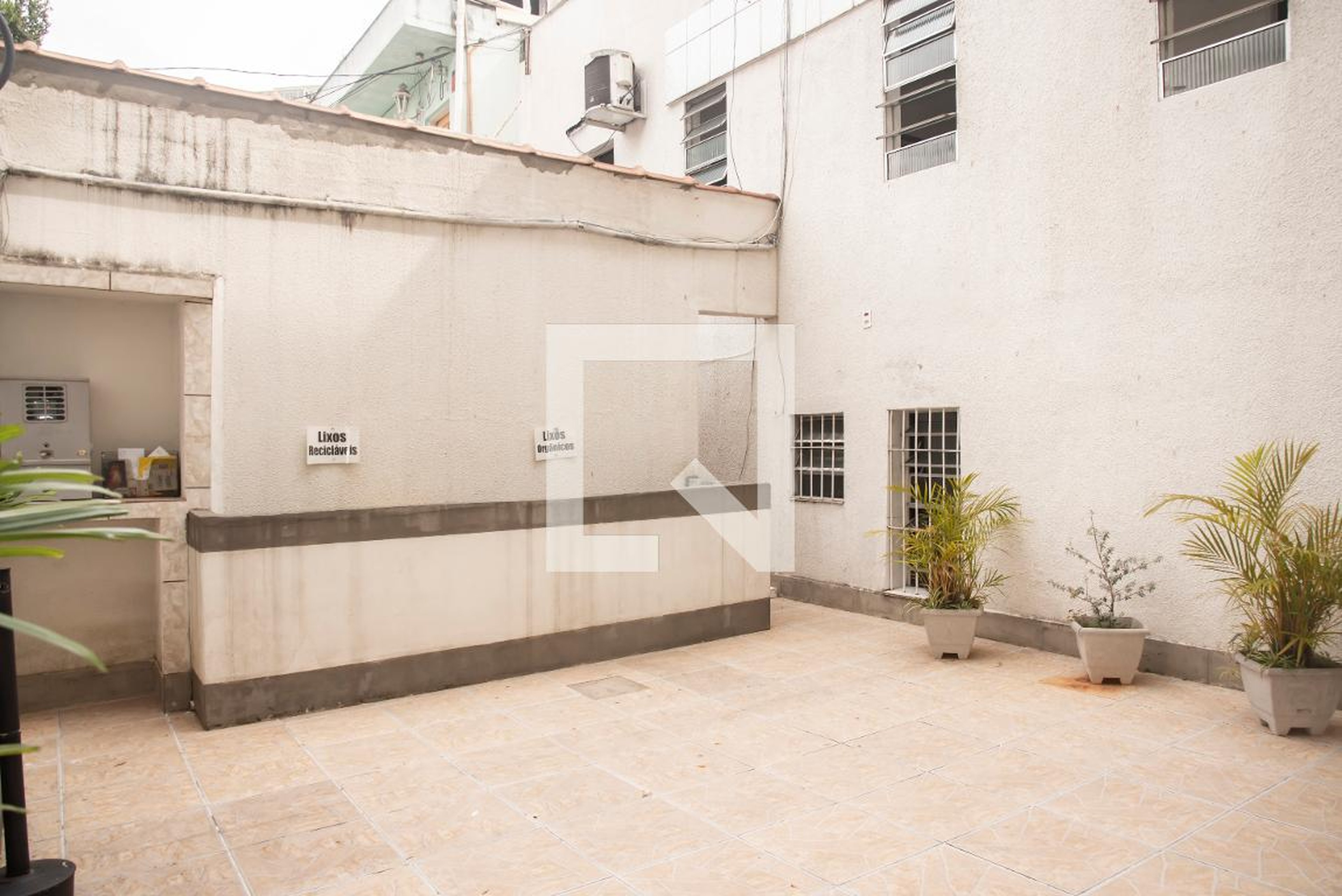 Hall de entrada - Edifício dos Lírios