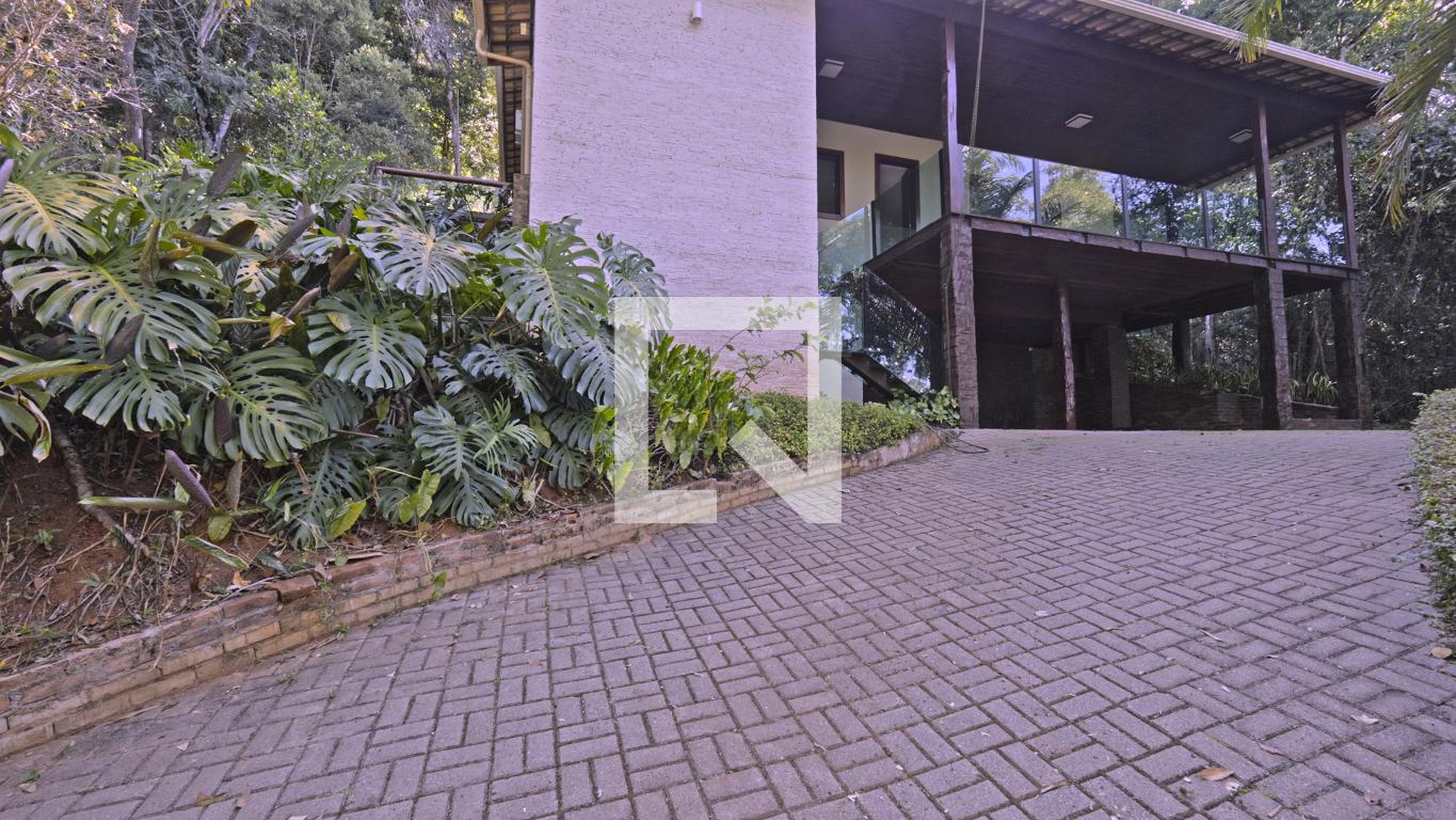 Fachada Condomínio em Alameda do Encantado, 72