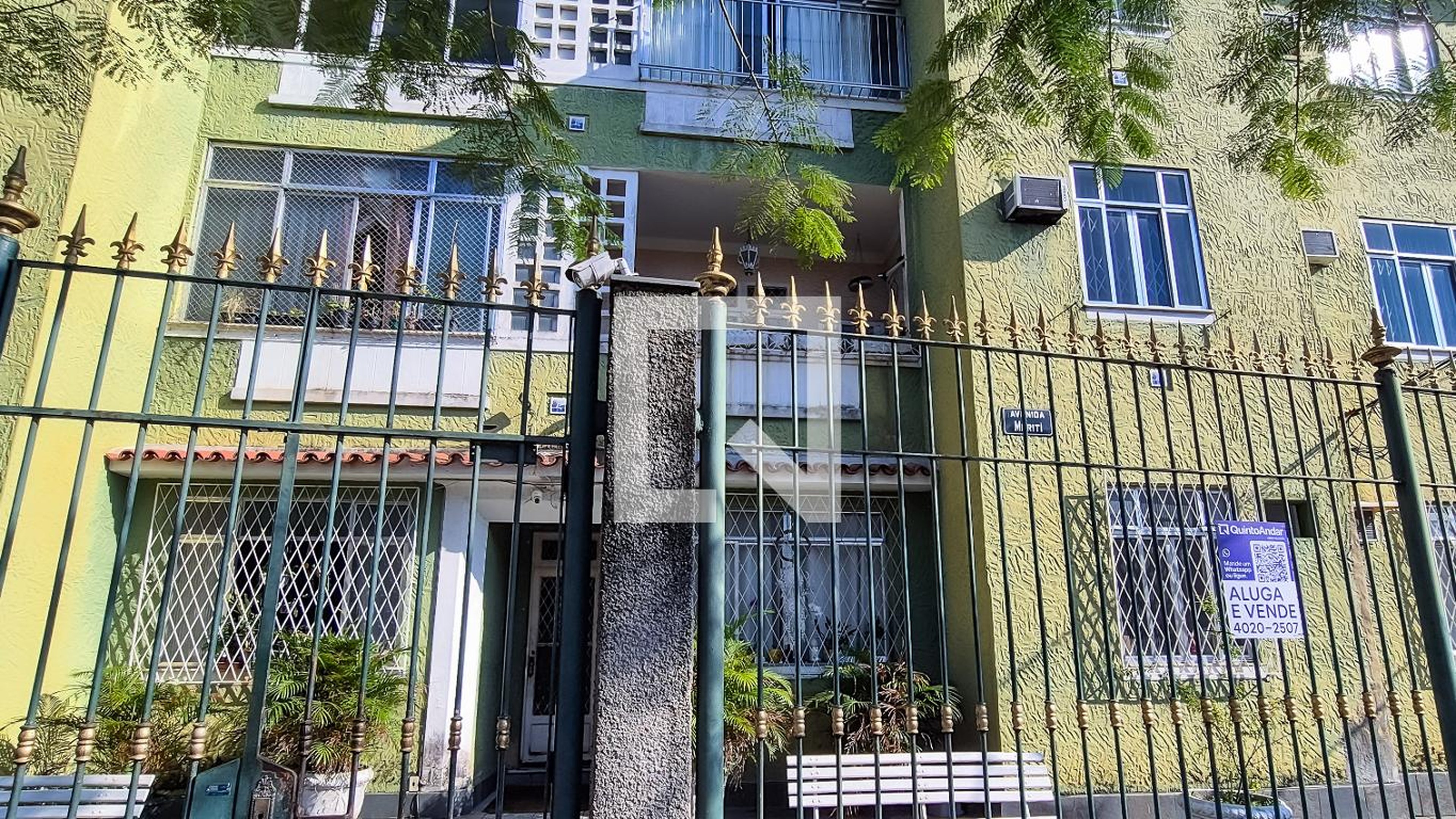 Fachada Condomínio em Avenida Meriti, 127