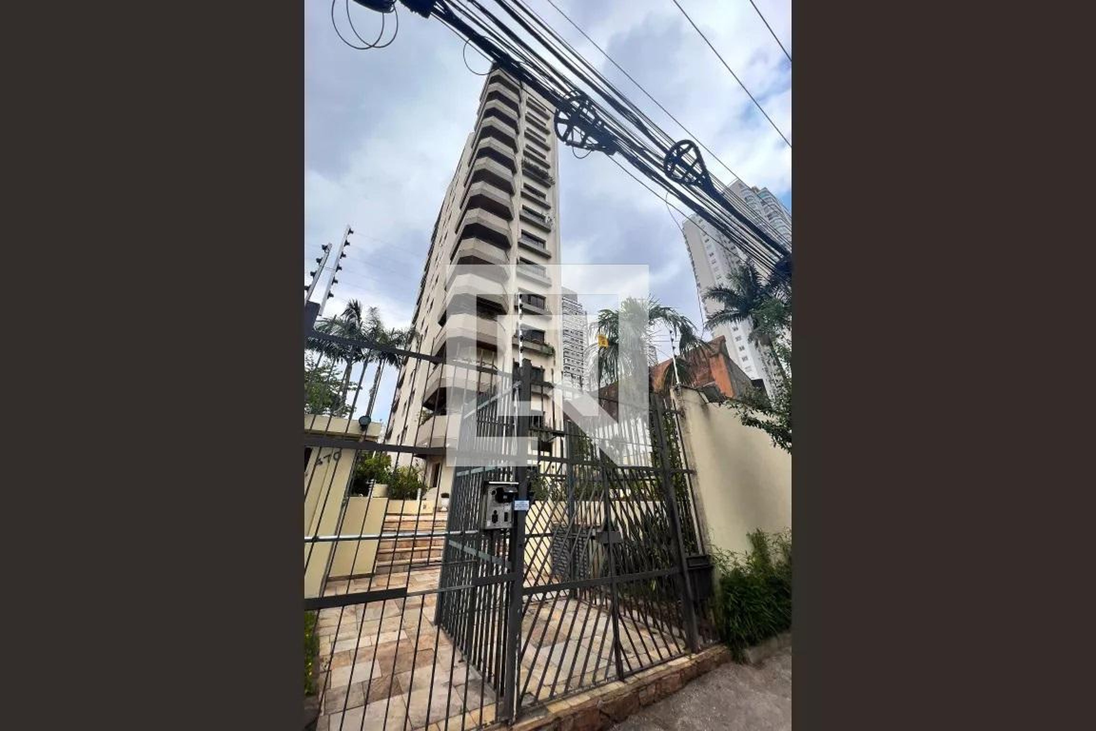 Fachada Condomínio Maison Claire