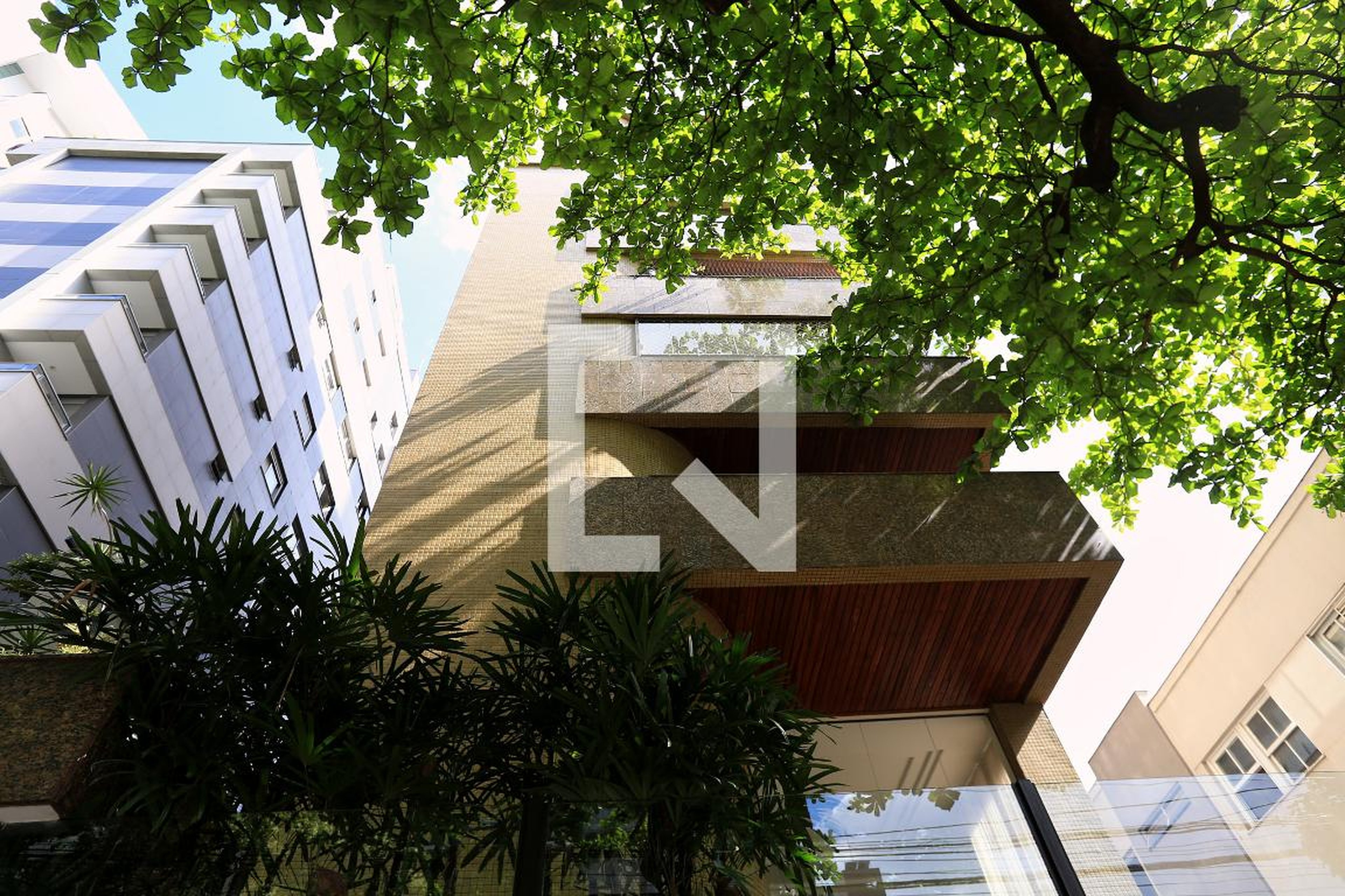 Fachada Condomínio em Rua Gonçalves Dias, 2579