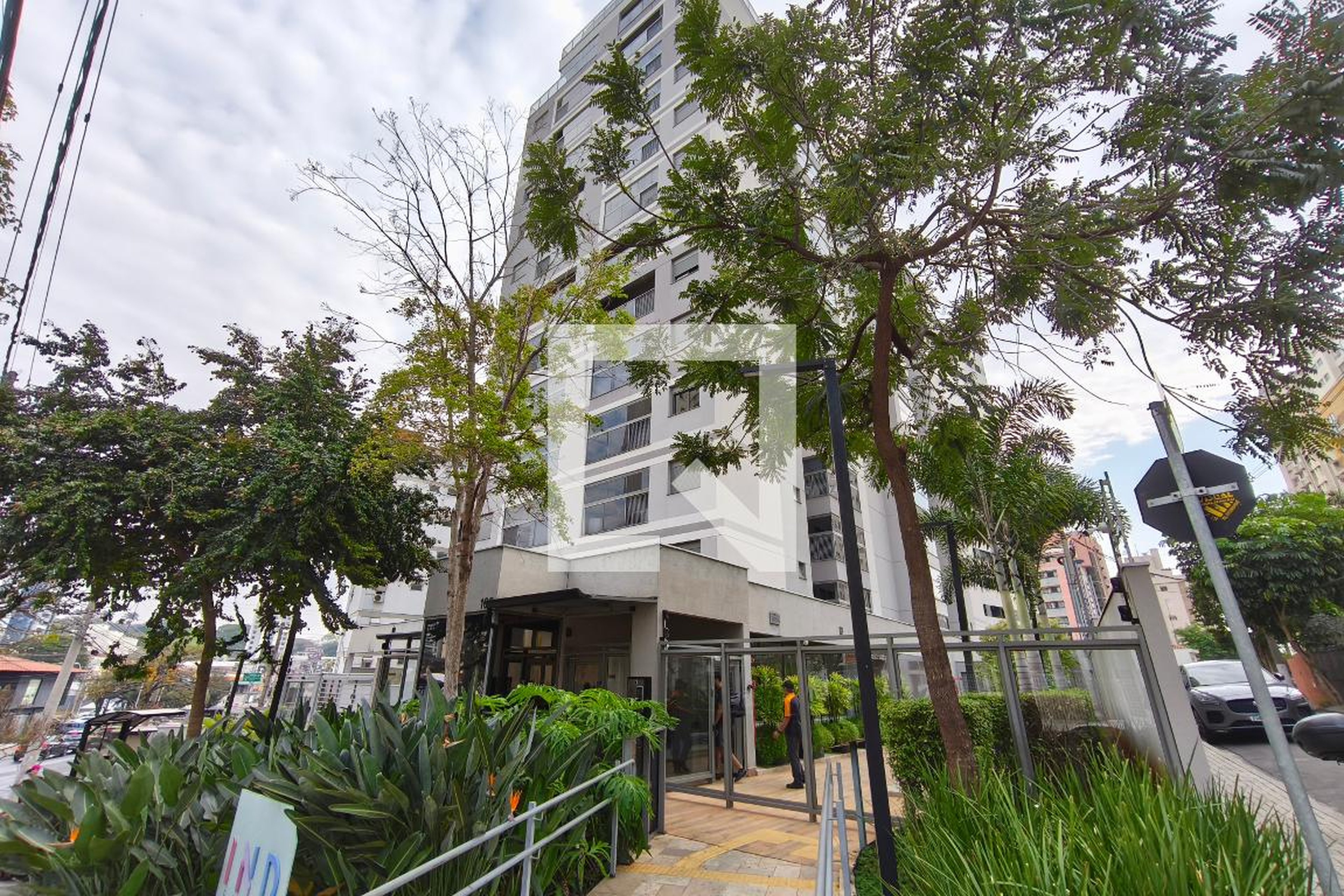 Fachada do Condomínio Condomínio IND Cambuí