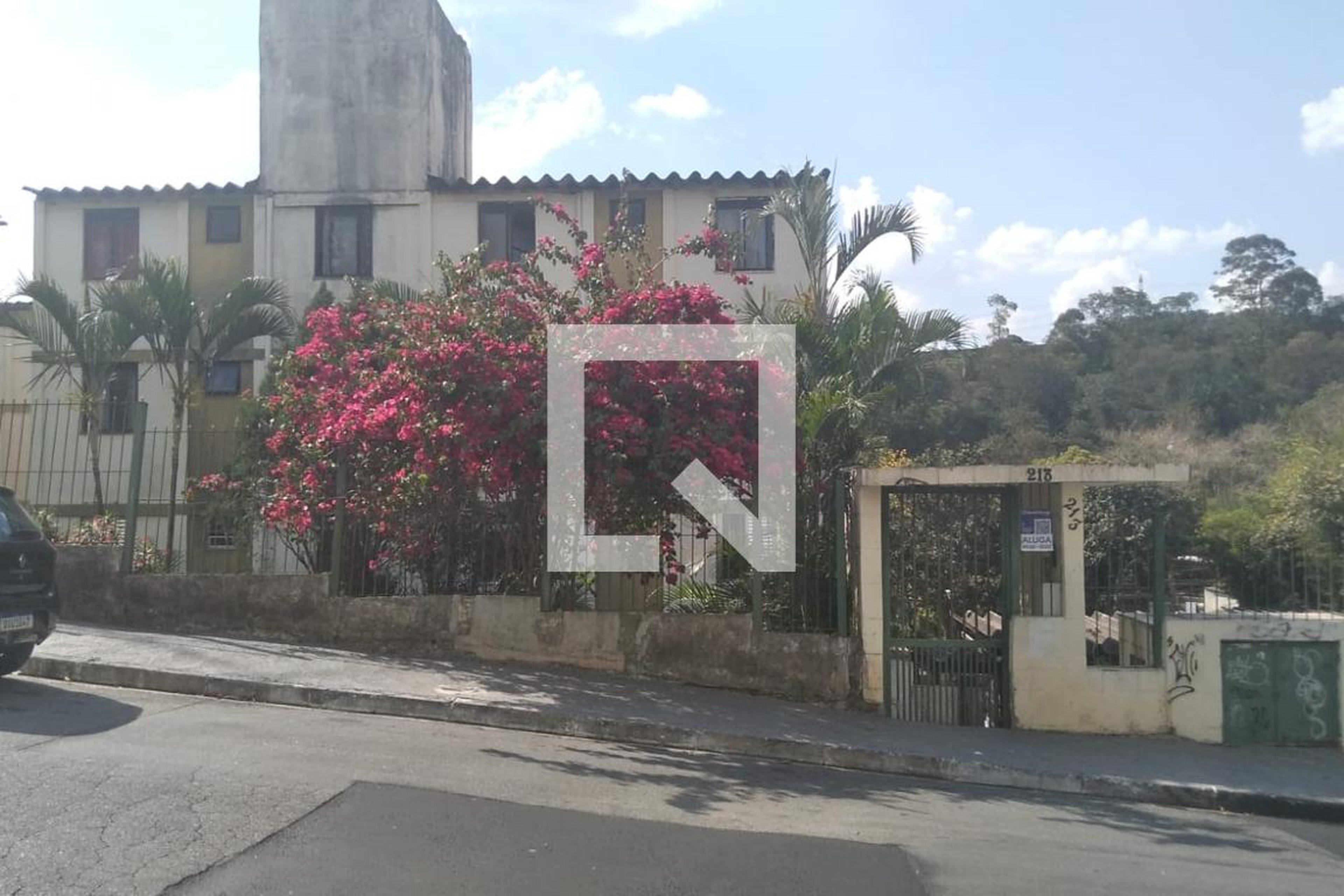 Fachada Condomínio em Rua Solar, 213