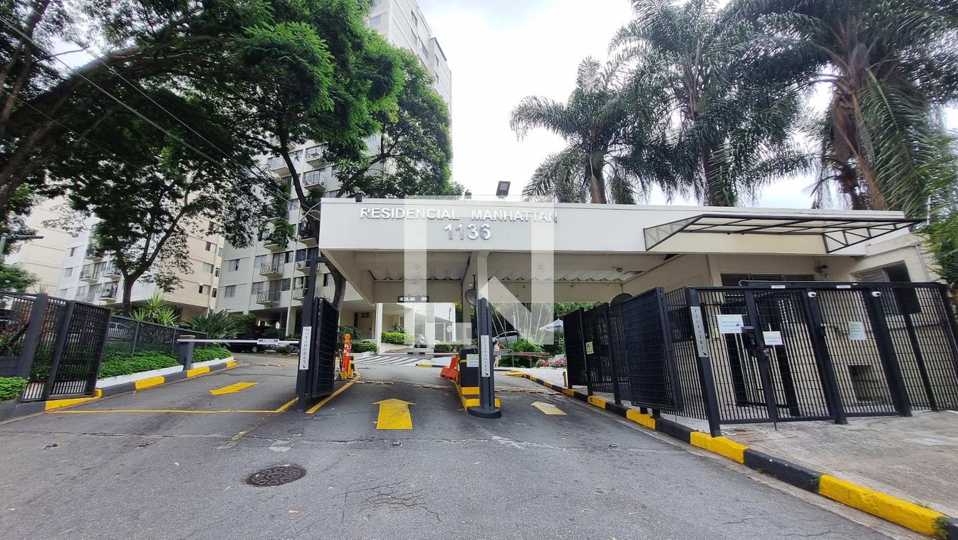 Fachada Condomínio em Avenida Doutor Guilherme Dumont Vilares, 1126