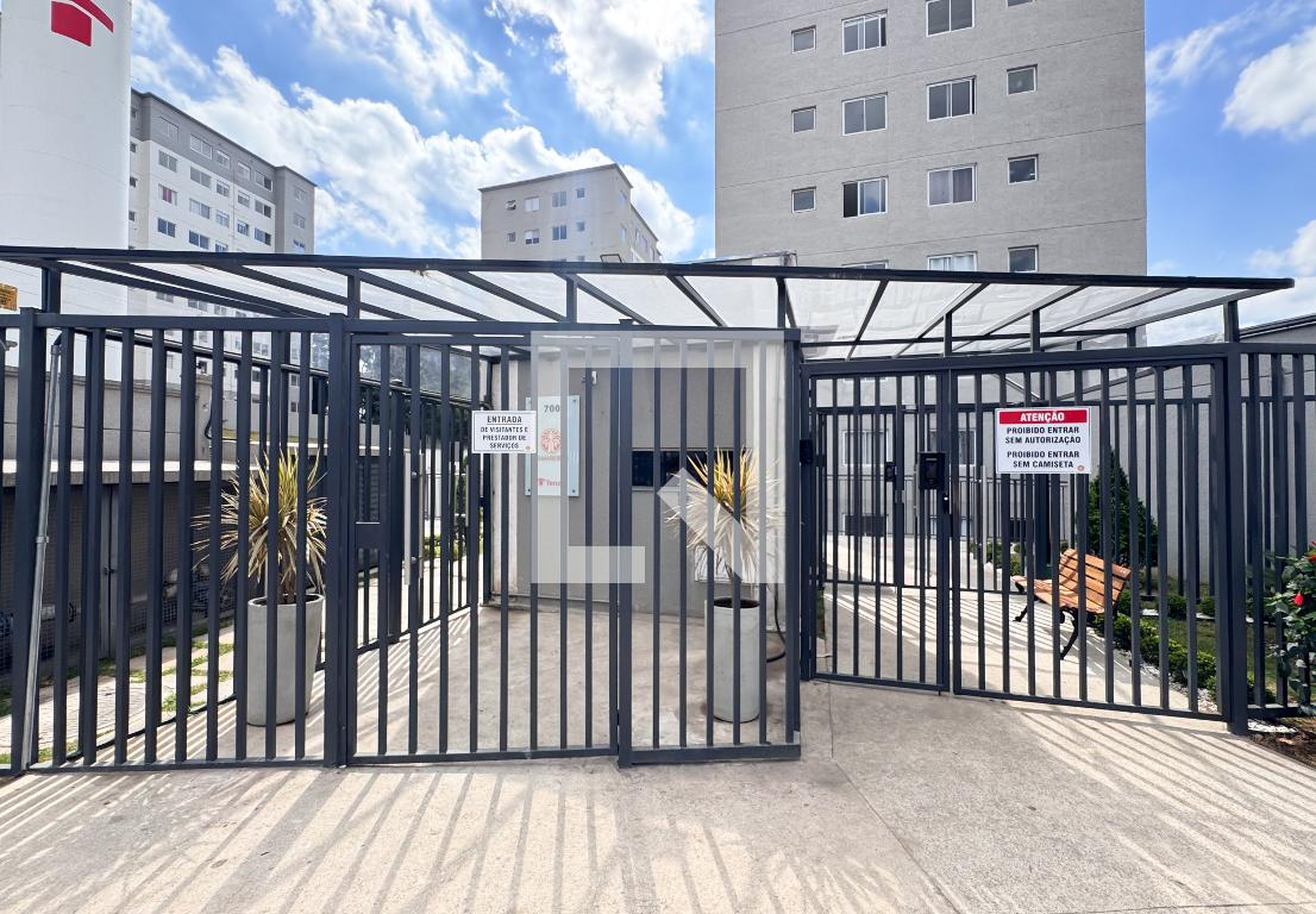 Fachada Condomínio em Estrada do Pêssego, 700