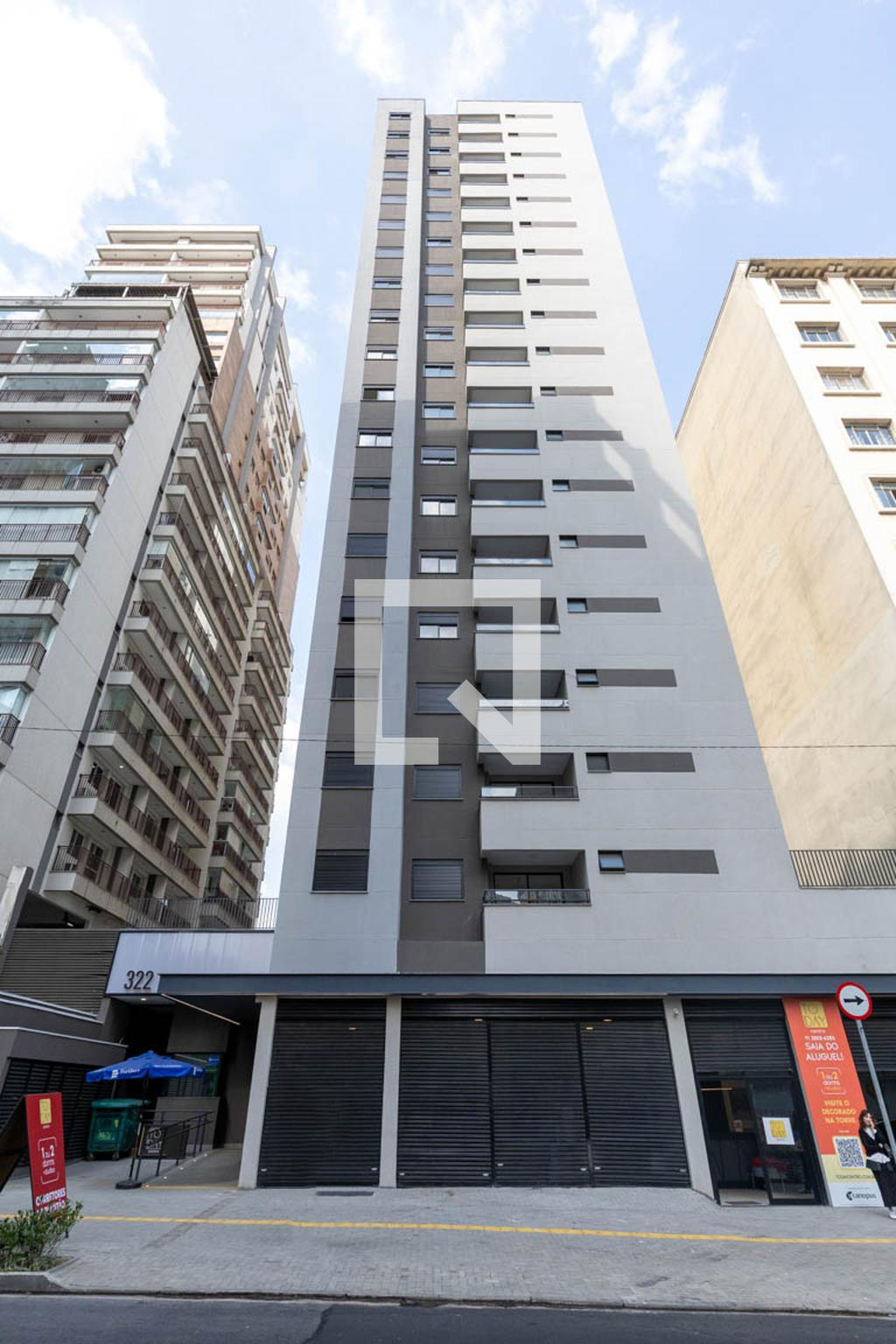 Fachada Condomínio em Rua Brigadeiro Tobias, 407