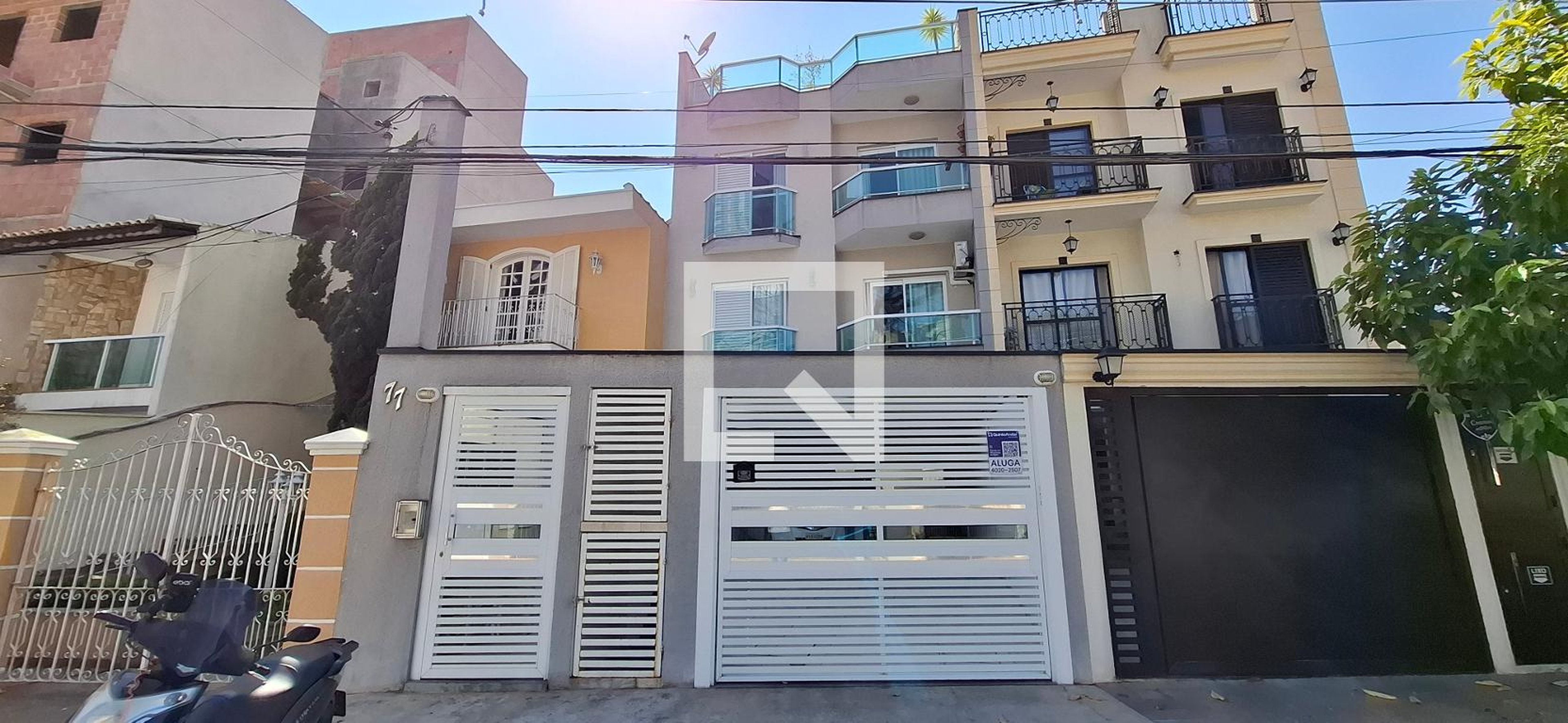 Fachada Condomínio em Rua Silva Téles, 77