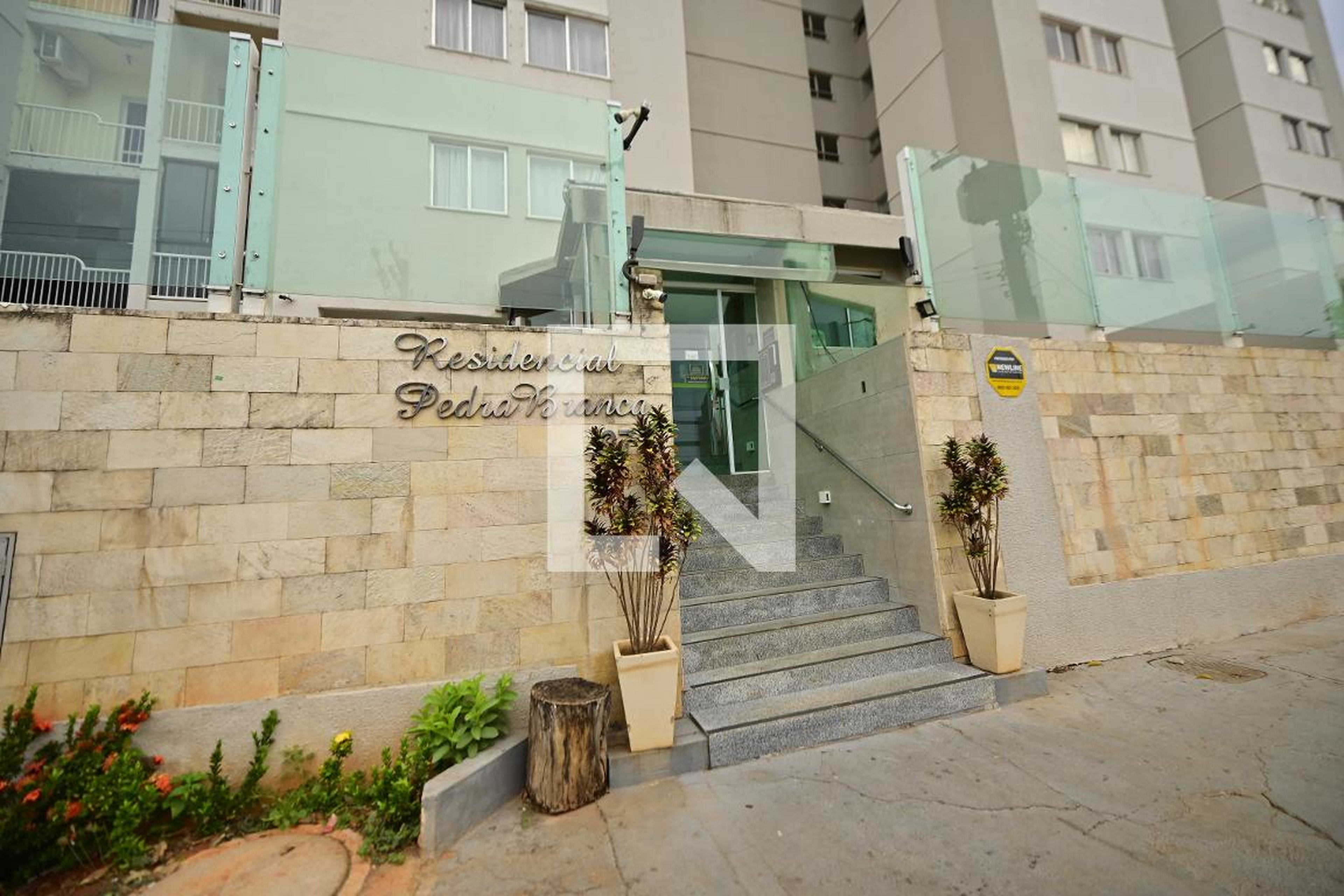 Fachada Condomínio em Rua C-137, 114