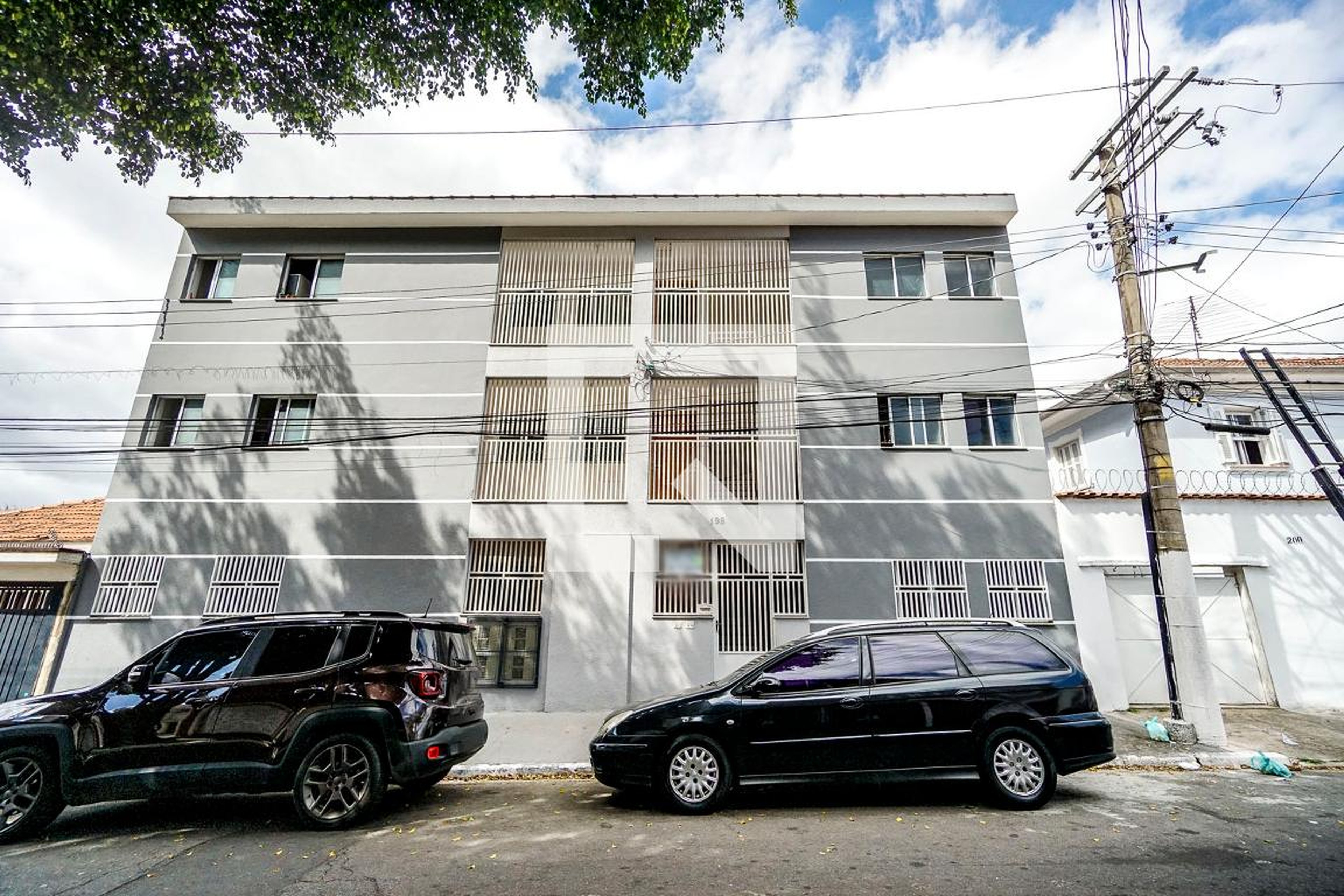 Fachada Condomínio em Rua Dona Ana Franco, 198