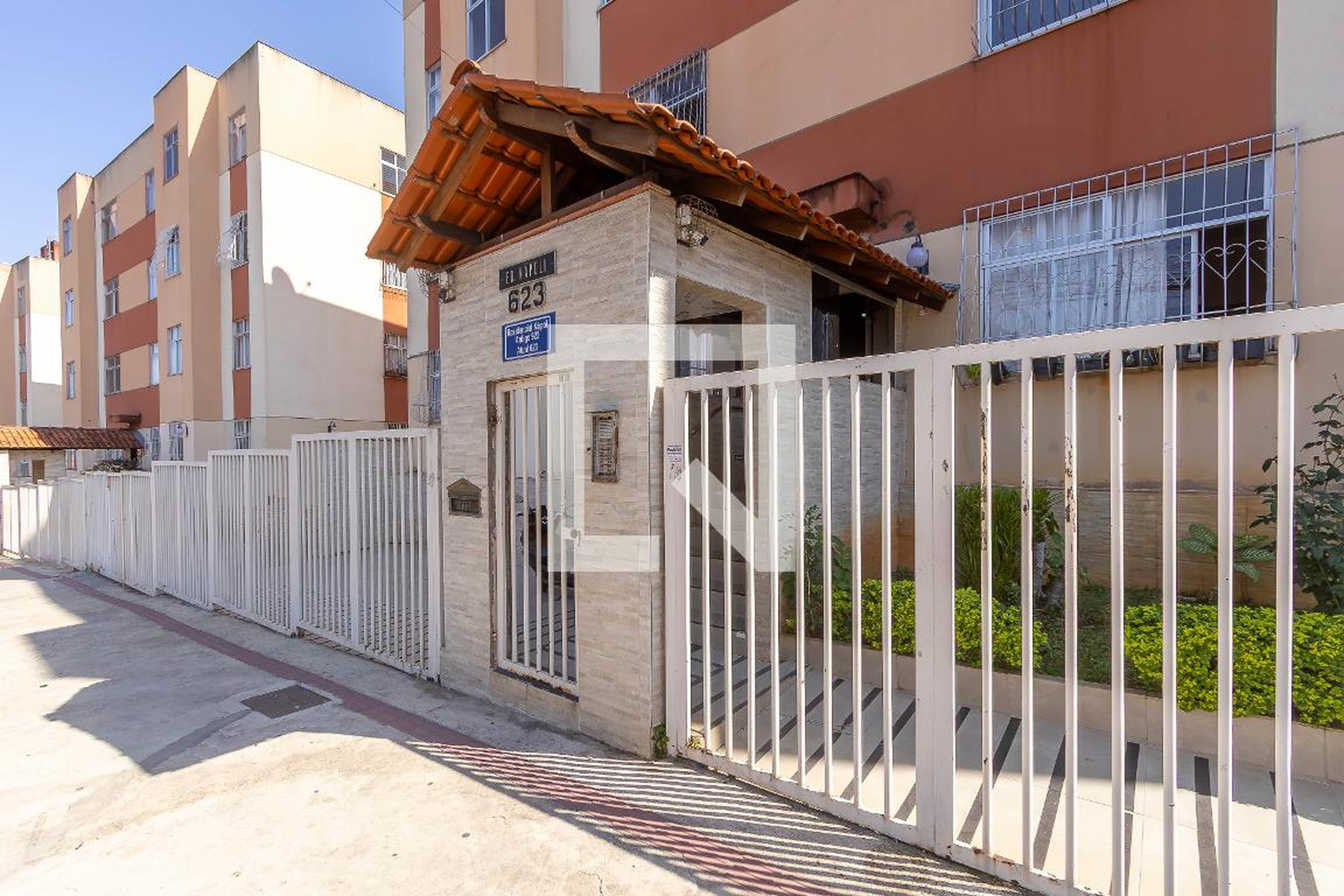 Fachada Condomínio em Rua Leonil Prata, 623