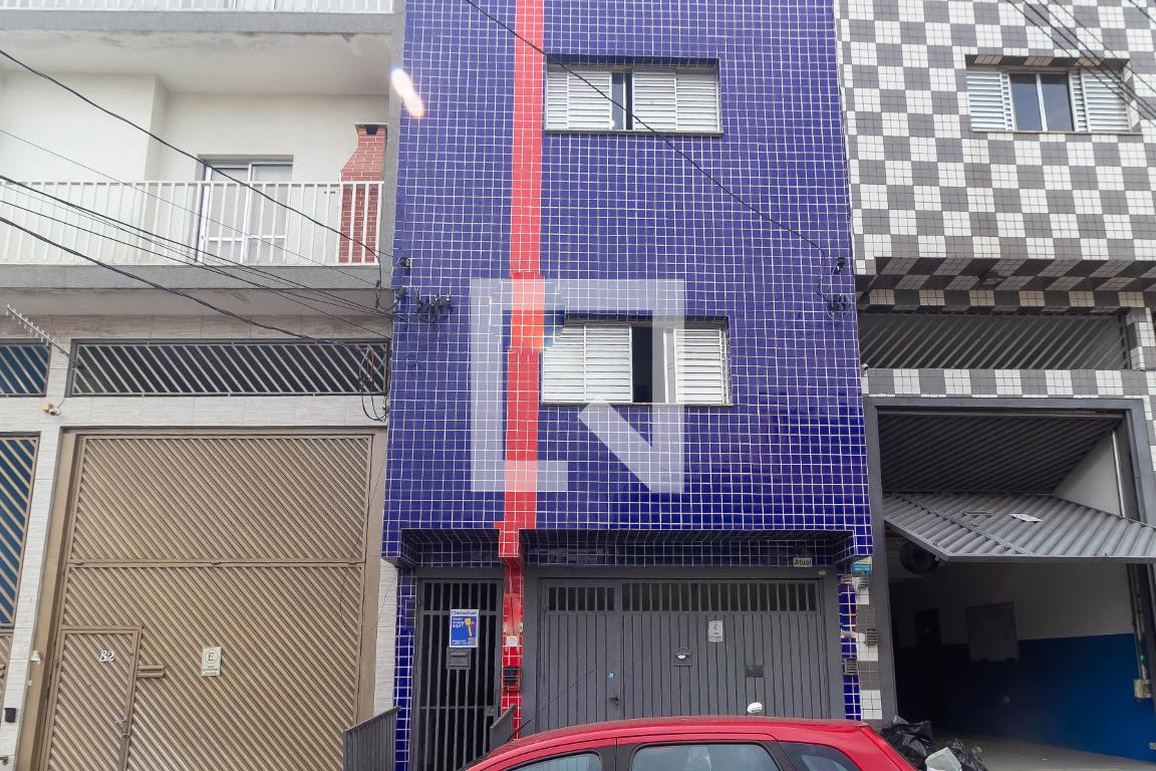 Fachada Condomínio em Rua Rogério Hermita Calvo, 78