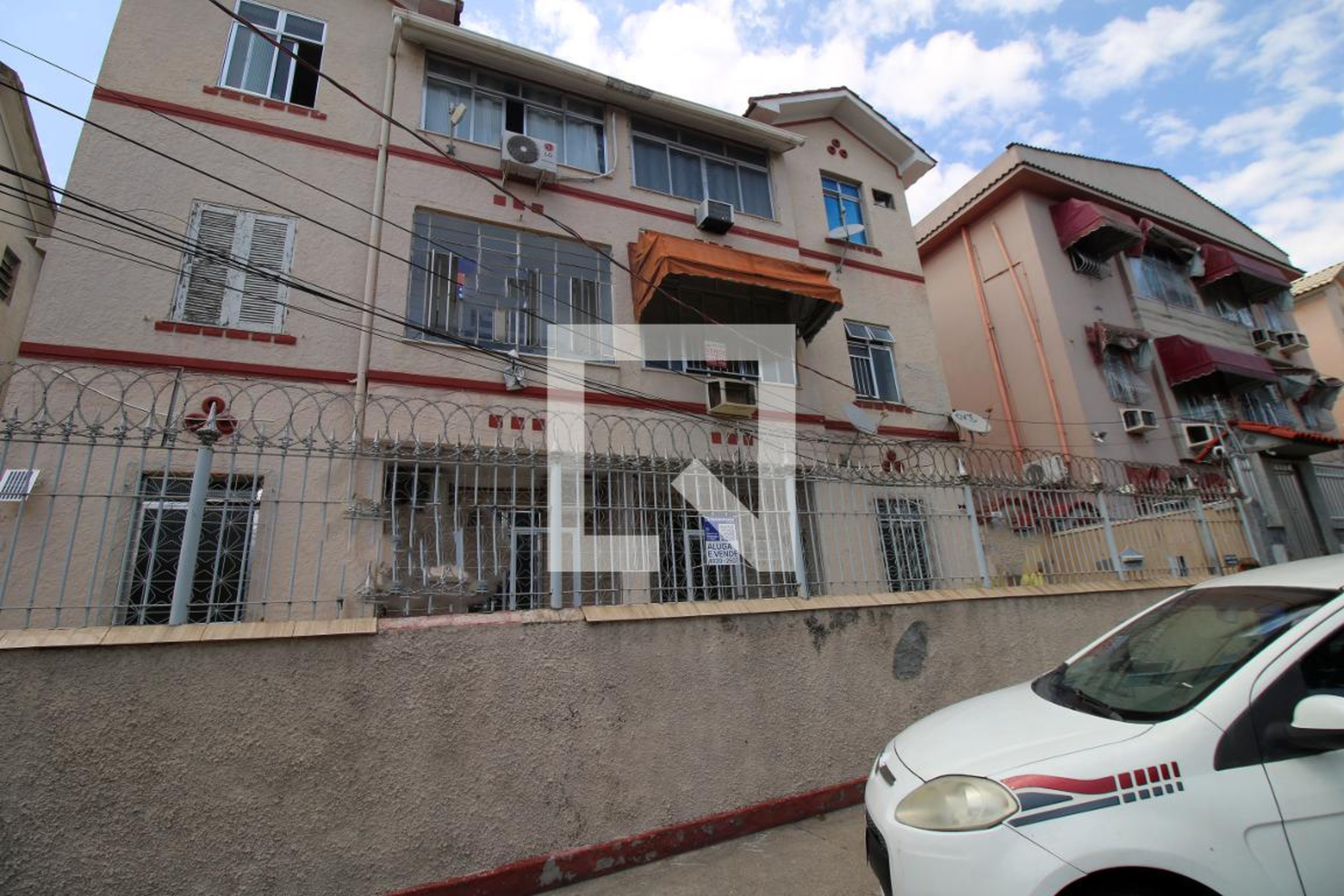 Fachada do Prédio Condomínio em Avenida Meriti, 80