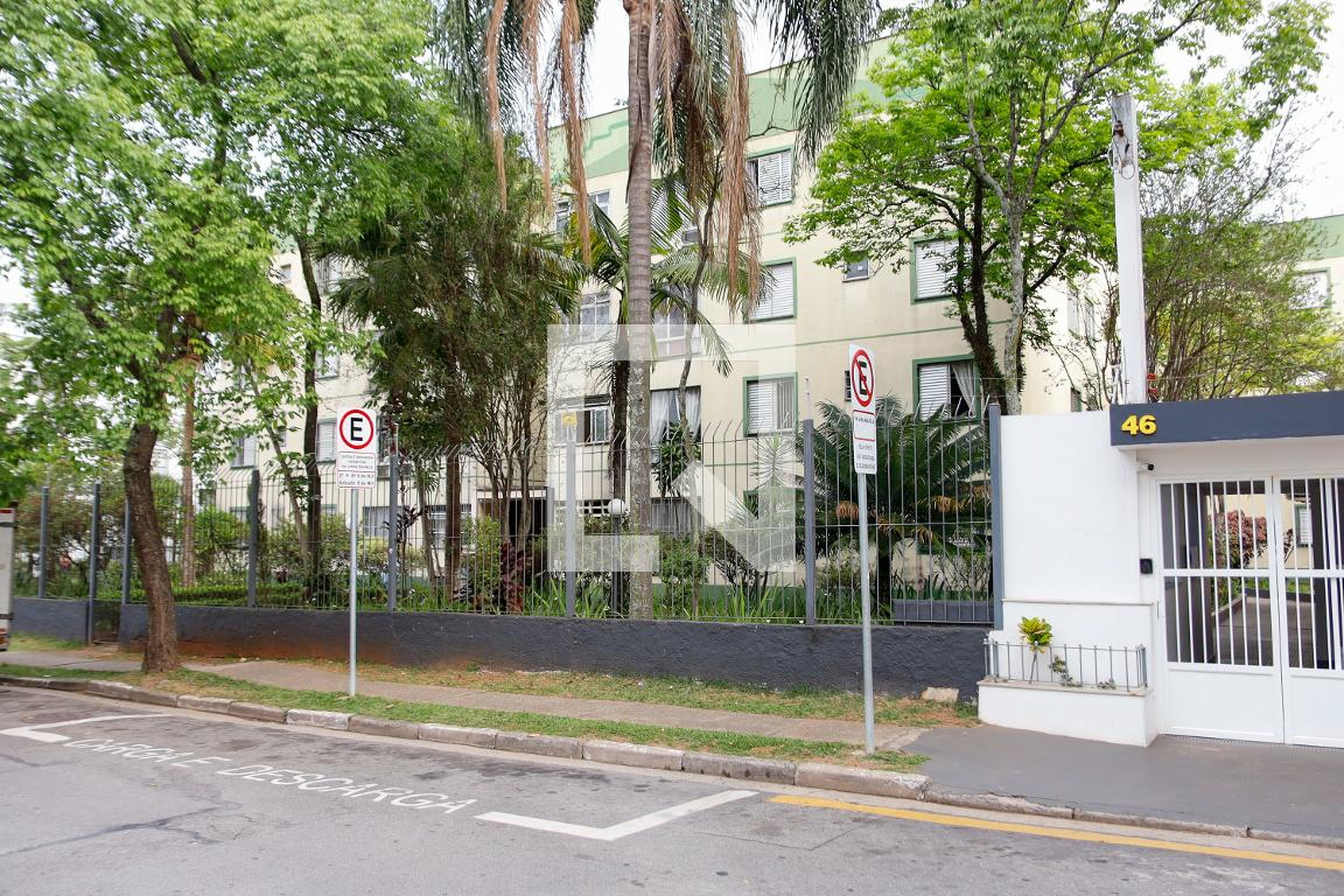 Fachada Condomínio em Rua Amoreira, 46