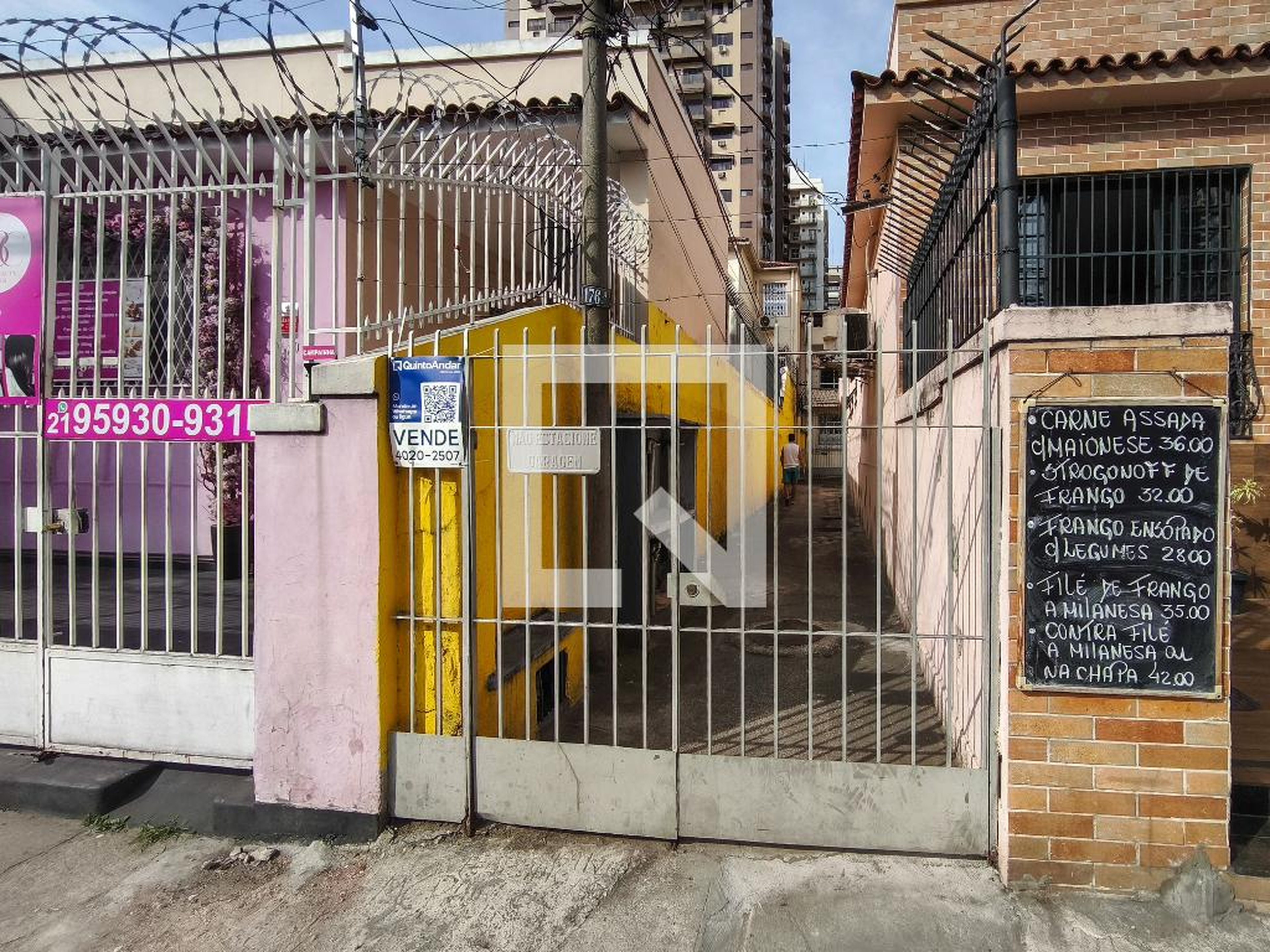 Fachada Condomínio em Rua Pereira Nunes, 176
