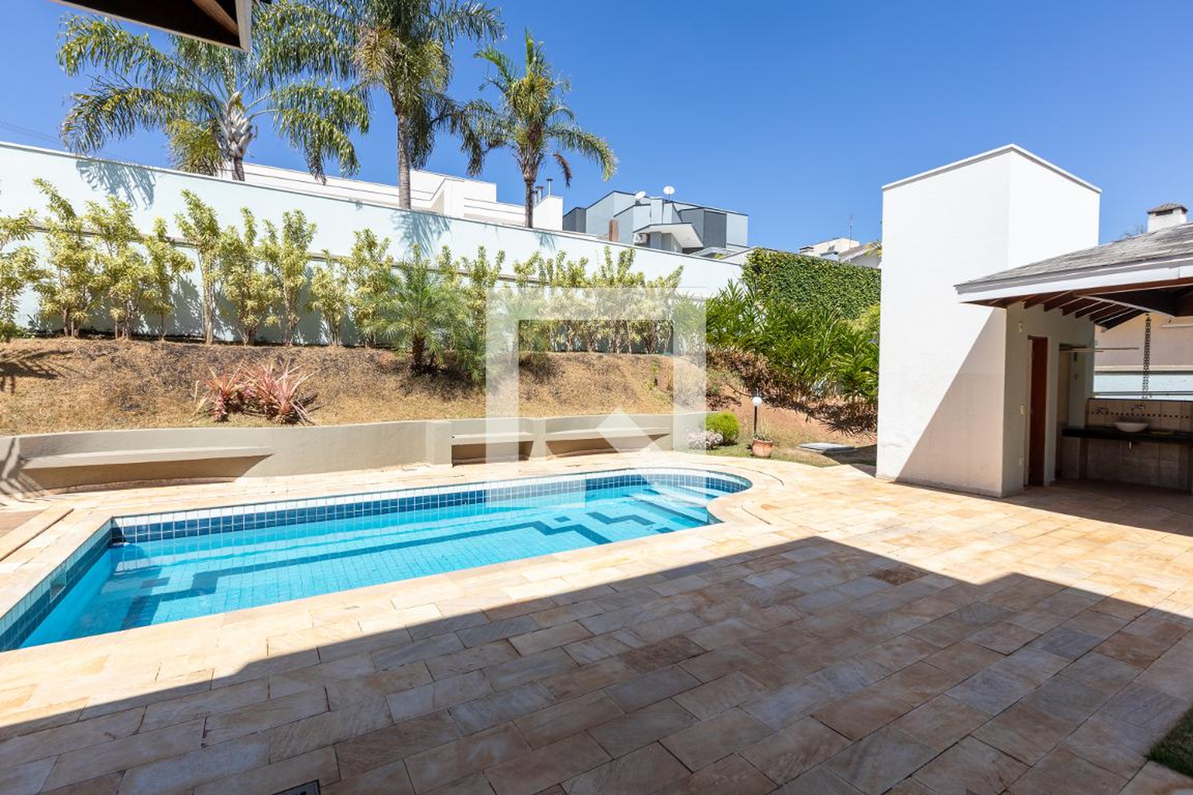 Piscina Condomínio em Rua Tinguí, 90