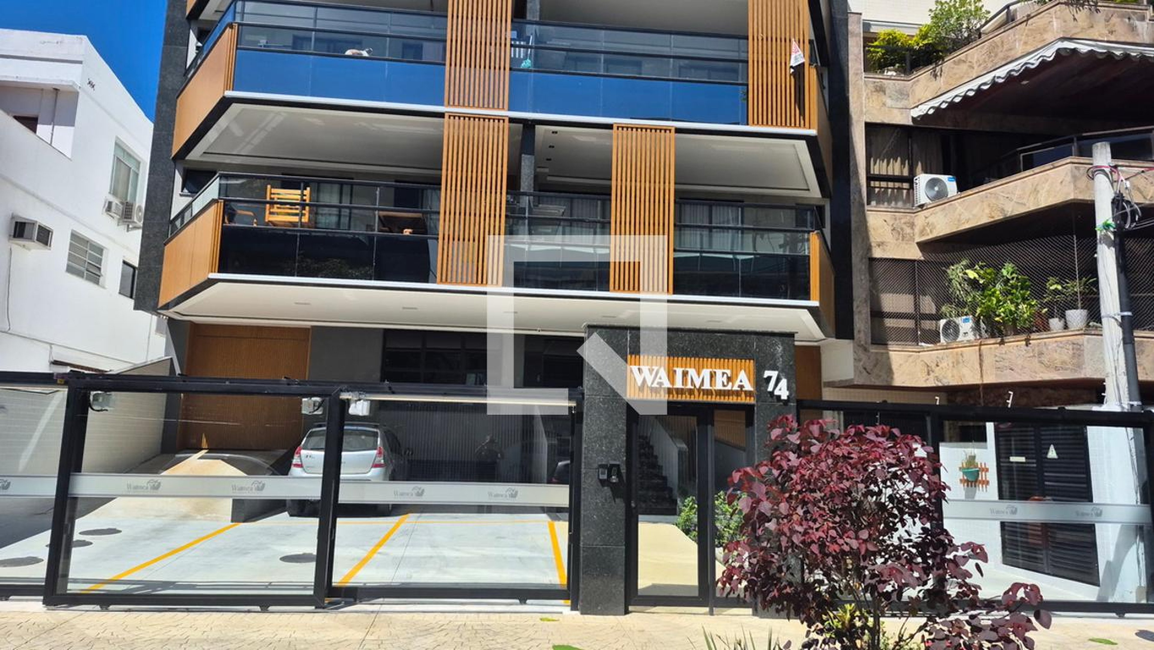 Fachada Condomínio em Rua Pedro Lago, 74