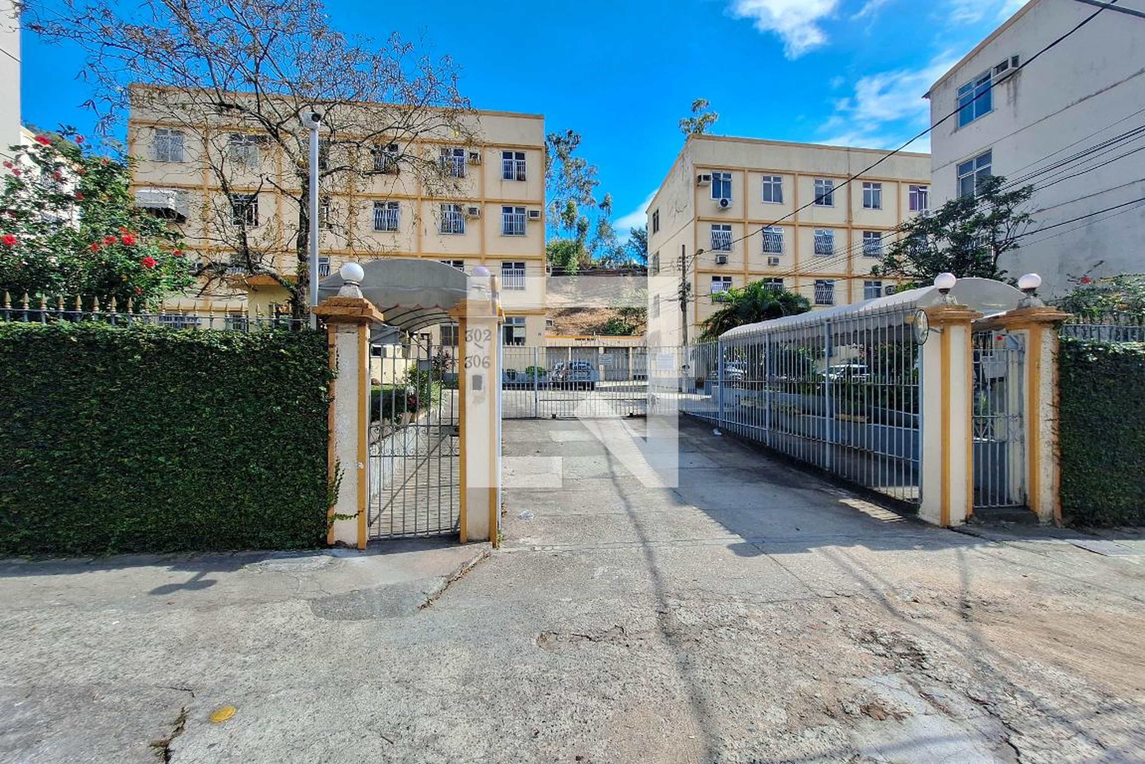 Fachada Residencial 25 de Abril