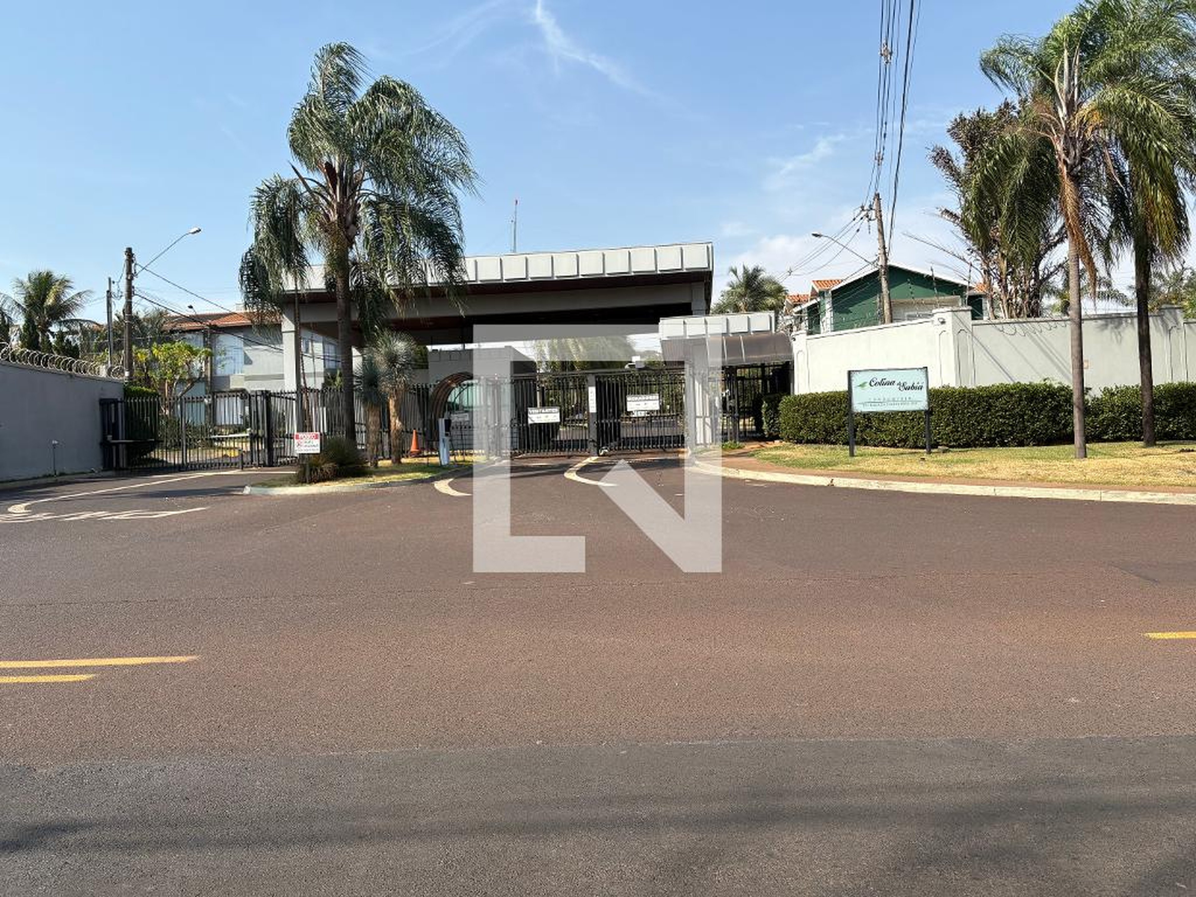 Fachada Condomínio Colina do Sabiá