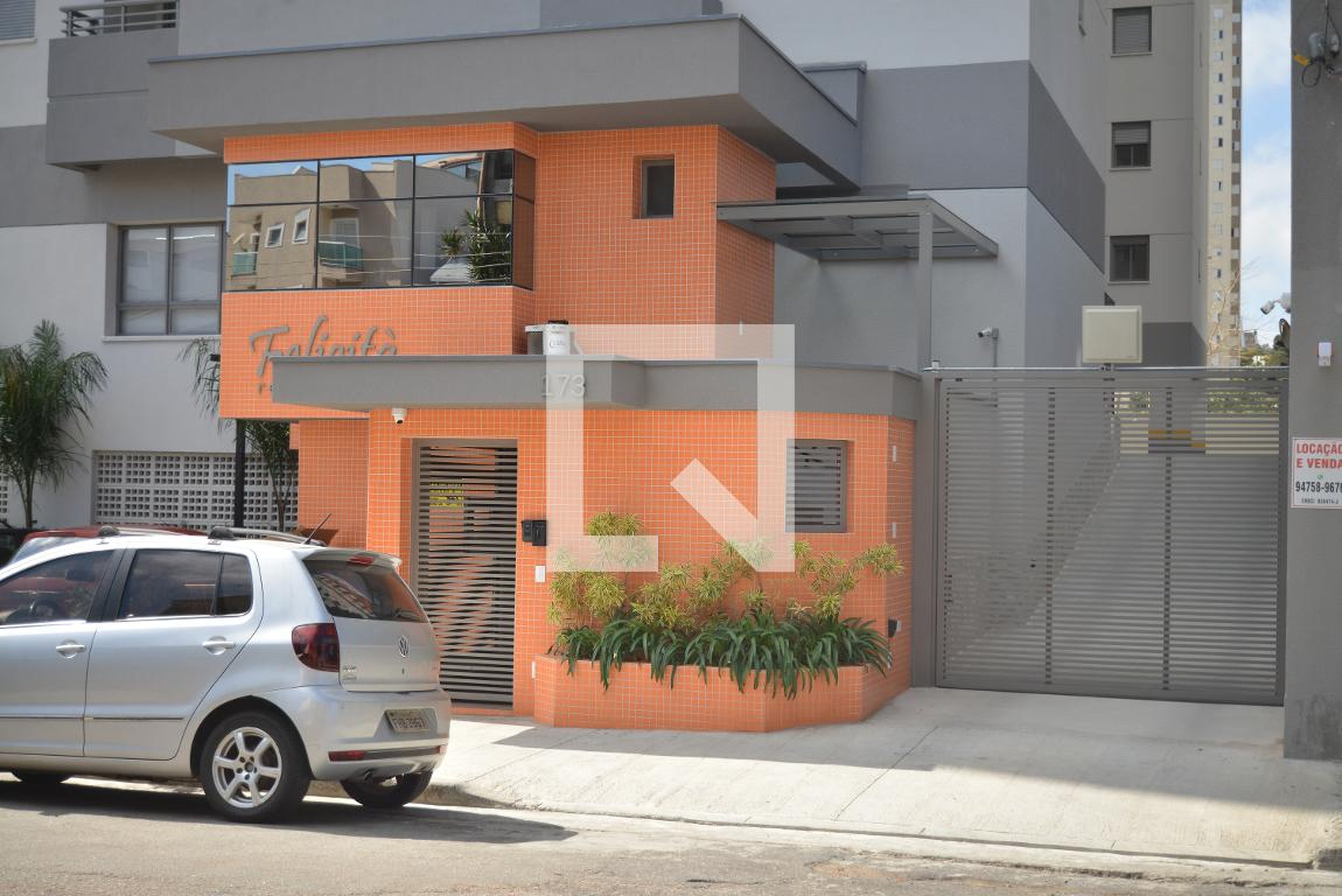 Fachada do Prédio Condomínio em Rua Angatuba, 173