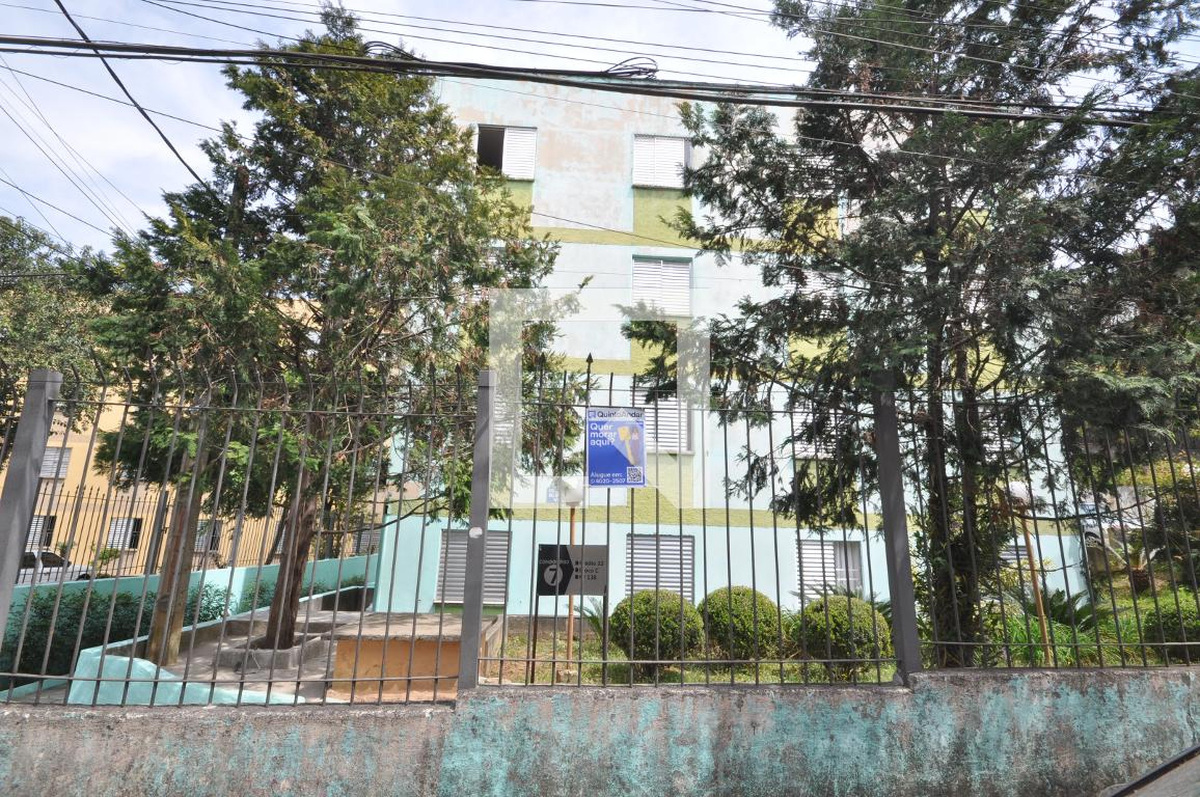 Fachada Condomínio em Rua Roberto Cieto, 22