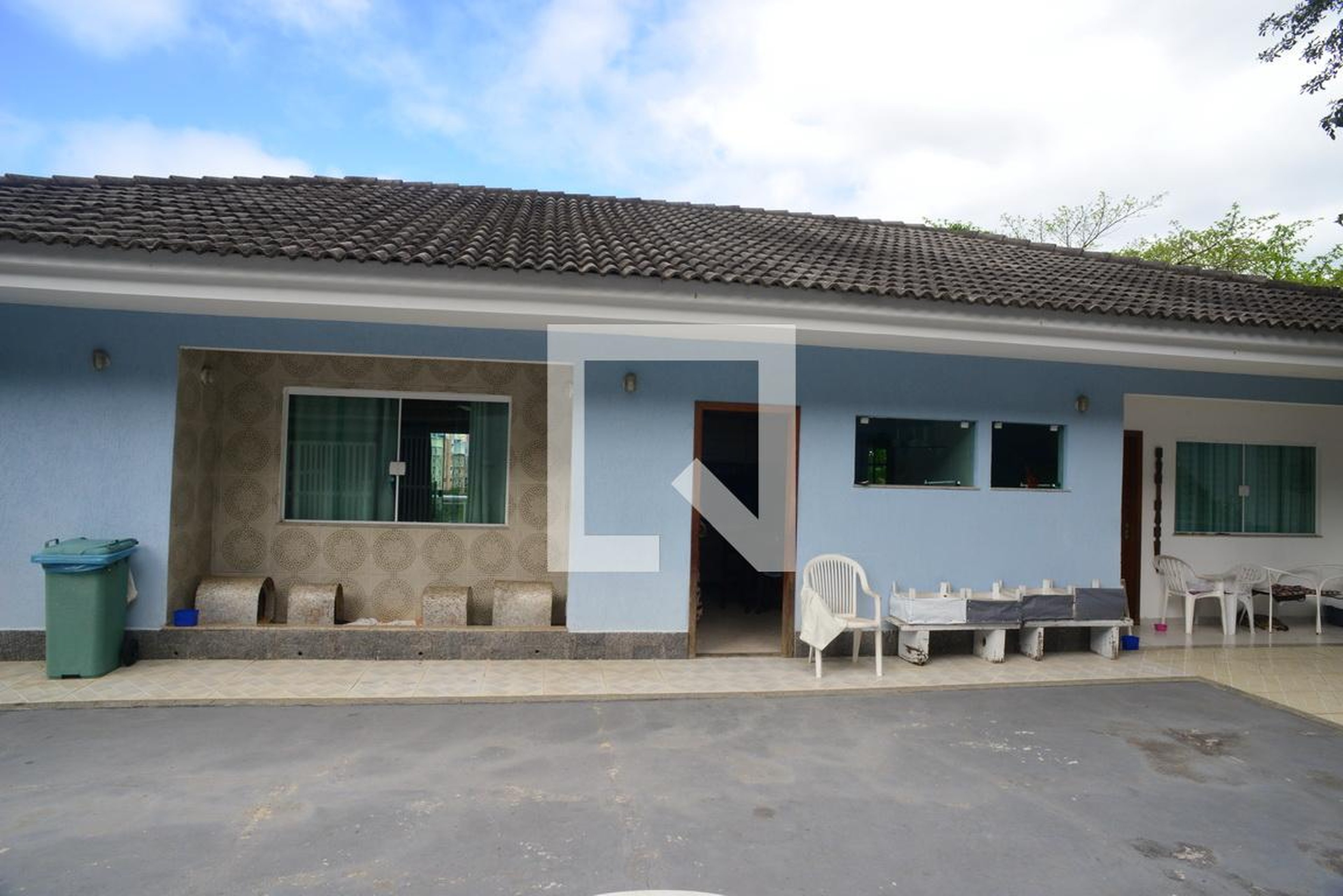 Fachada Condomínio em Rua José Paulino Pereira, 111