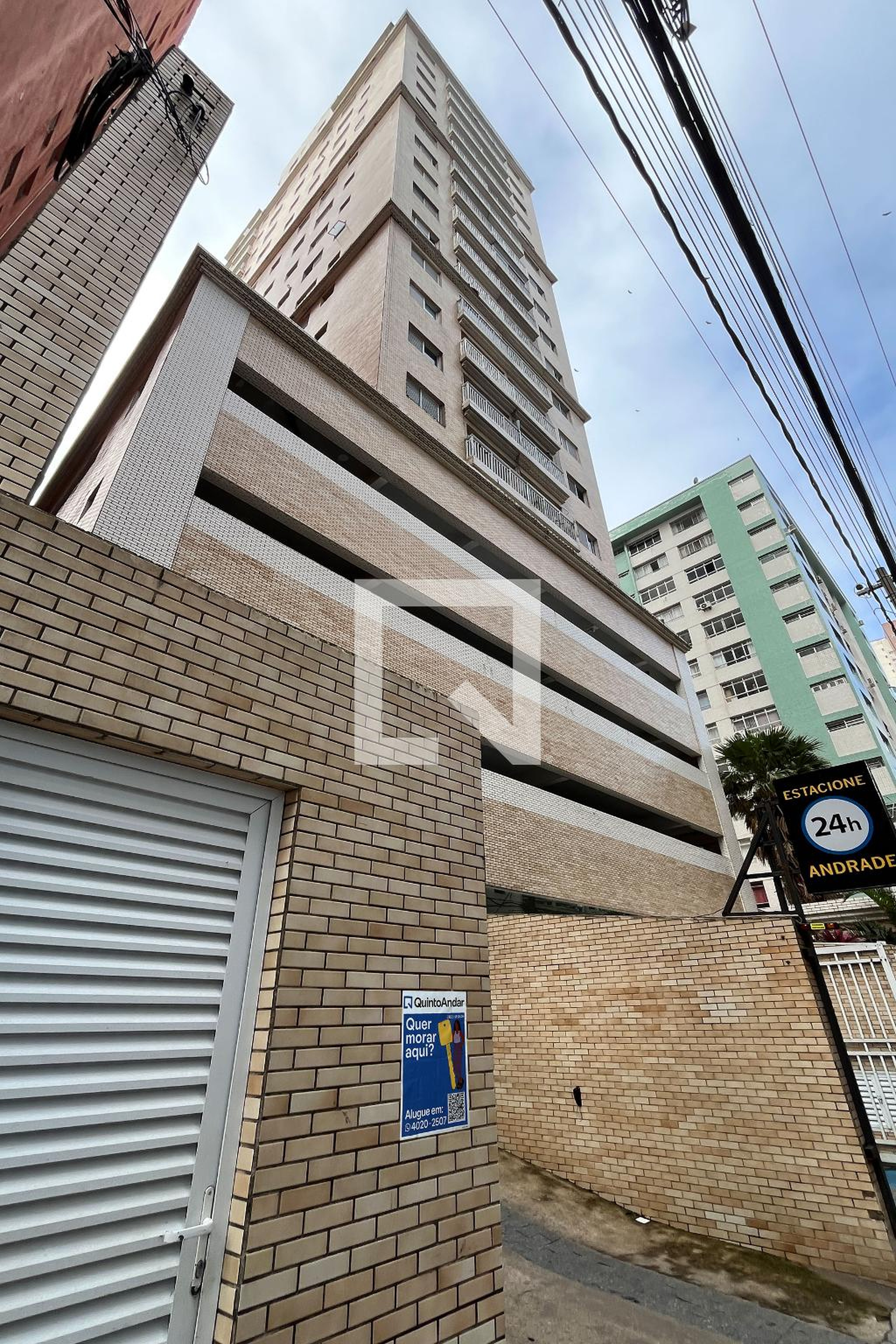 Fachada Condomínio em Rua Pedro Borges Gonçalves, 7