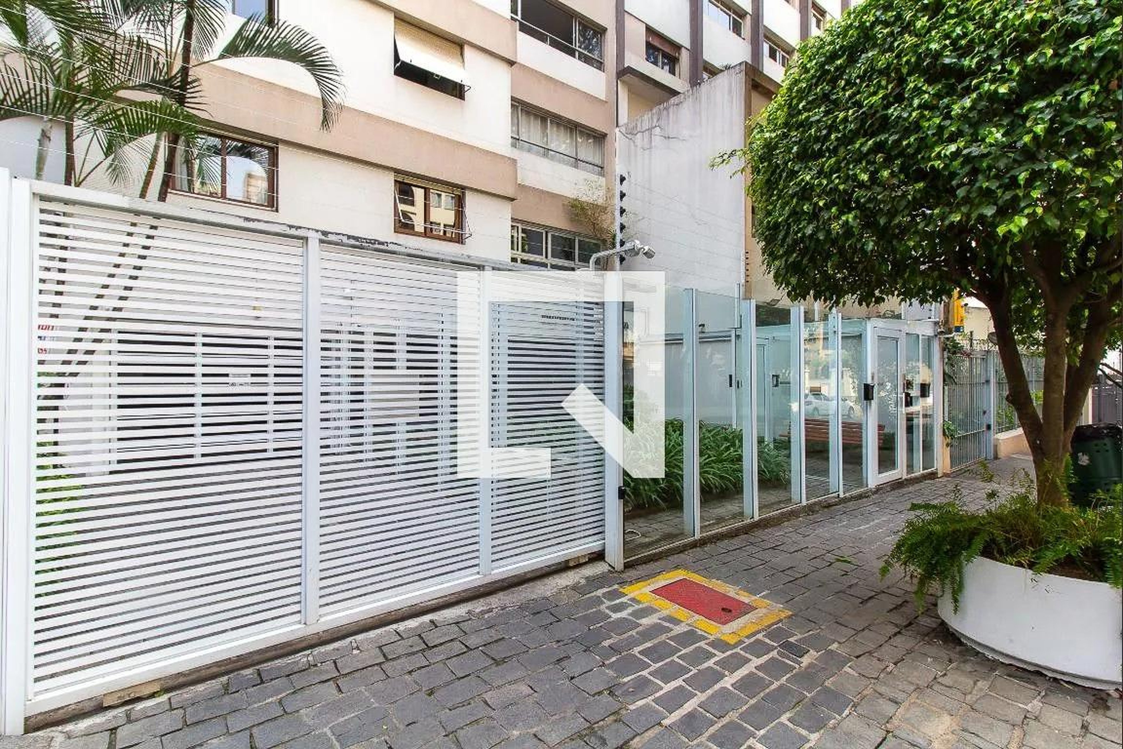 Entrada - Edif Dona Silota