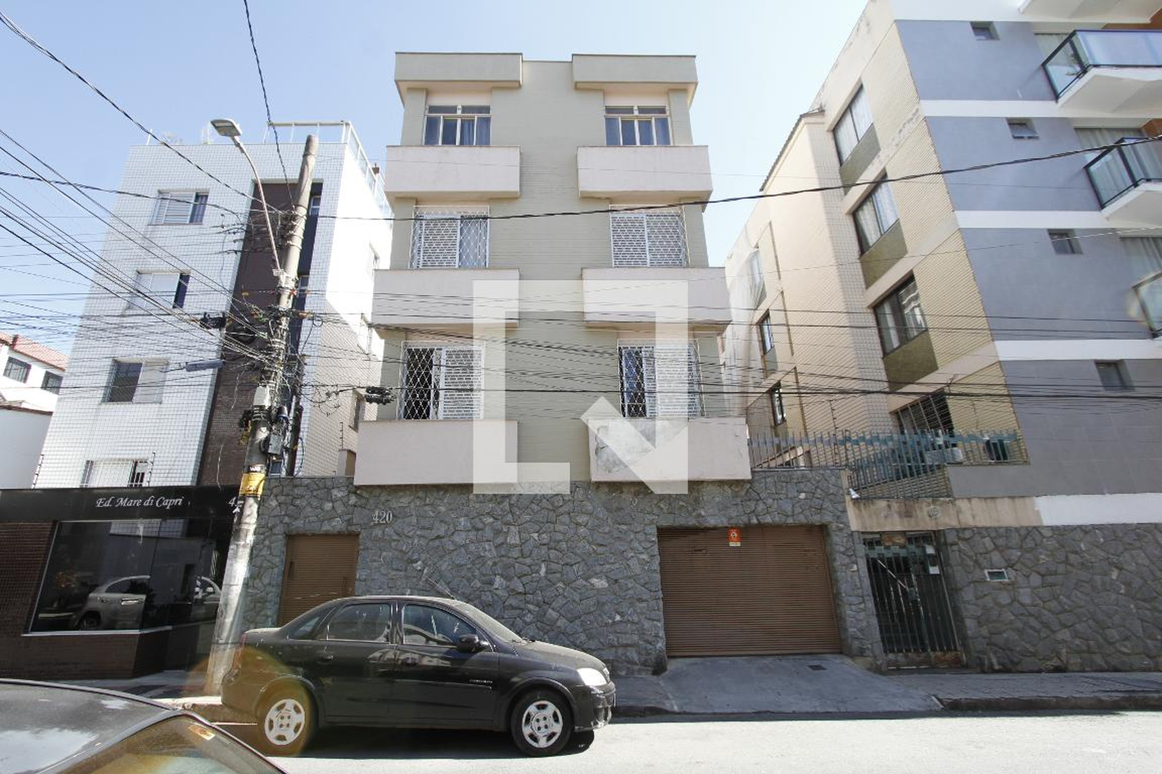 Fachada Condomínio em Rua Rubi, 420