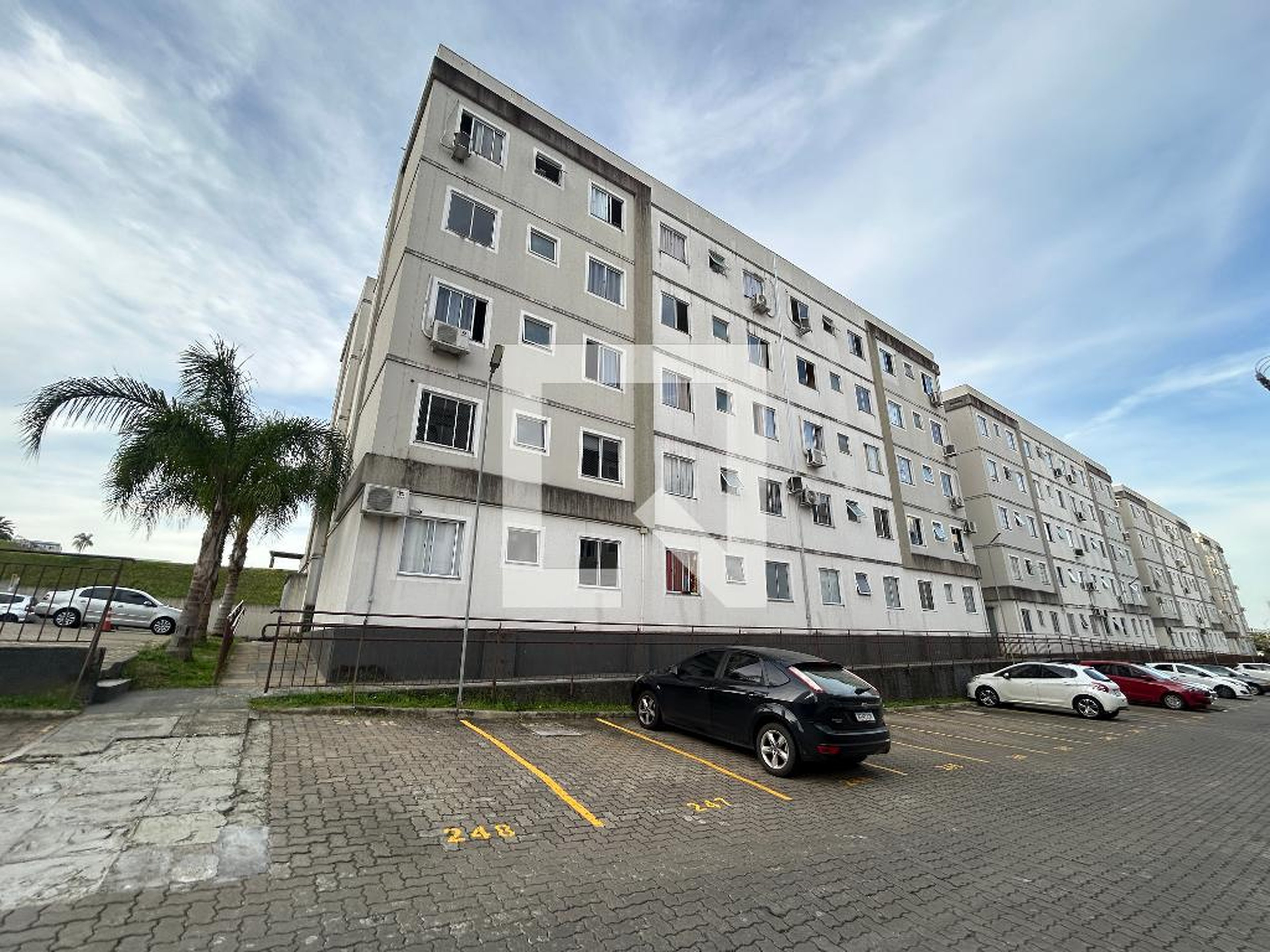 Fachada Condomínio em Rua Oswaldo Artur Hartz, 302