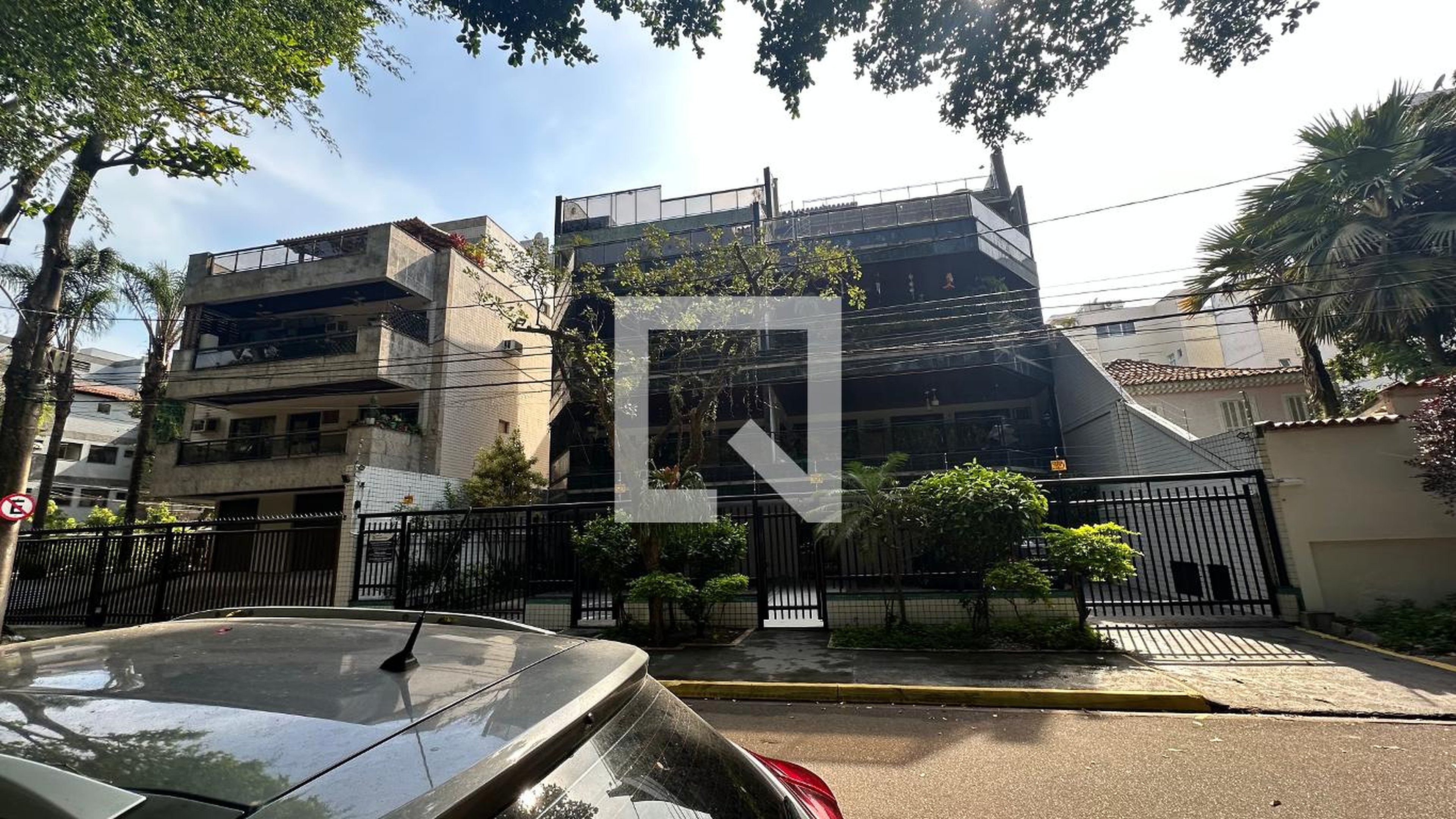 Fachada Condomínio em Praça Augusto Ruschi, 111