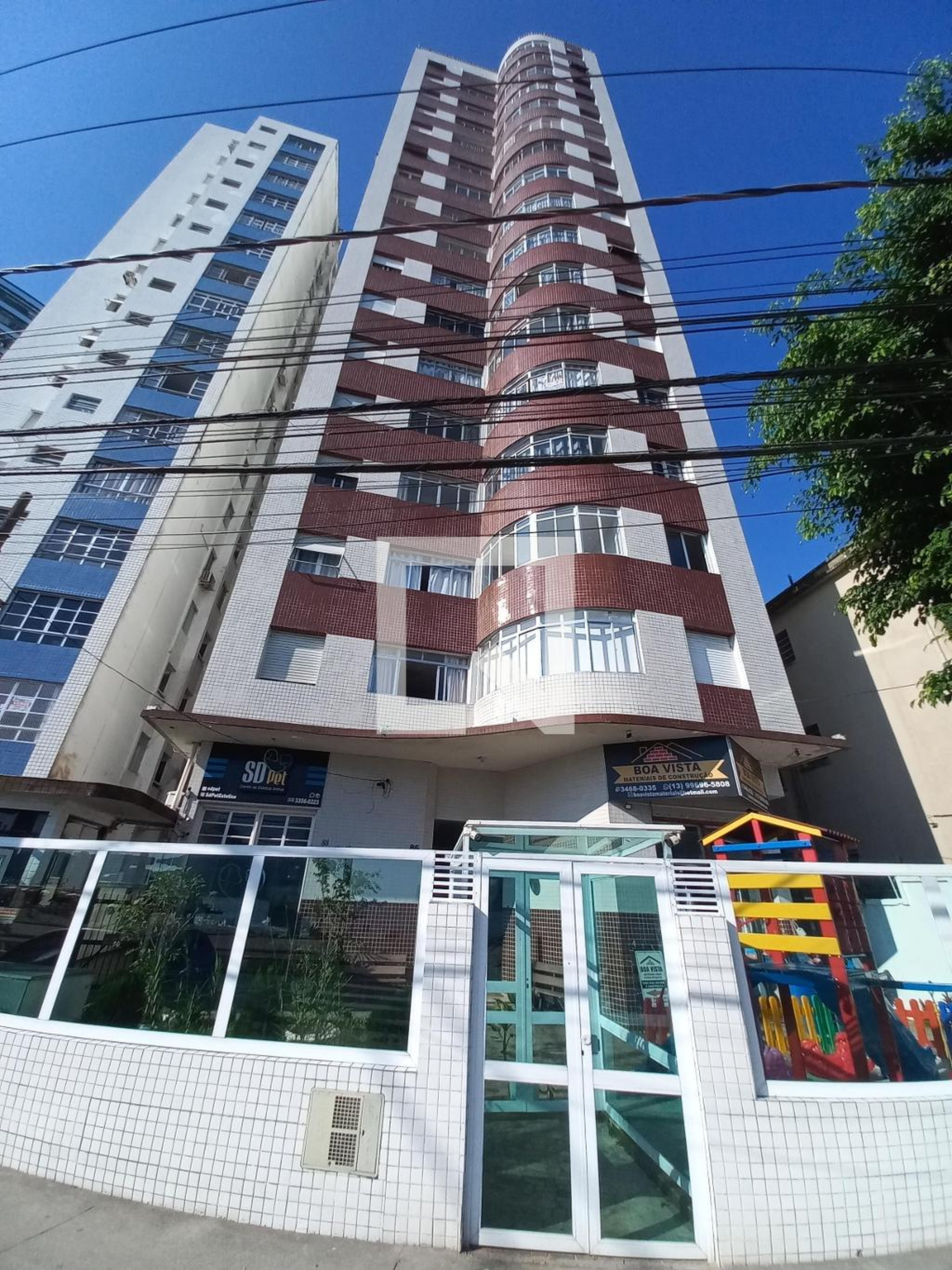 Fachada do Prédio Condomínio em Avenida Antônio Rodrigues, 8